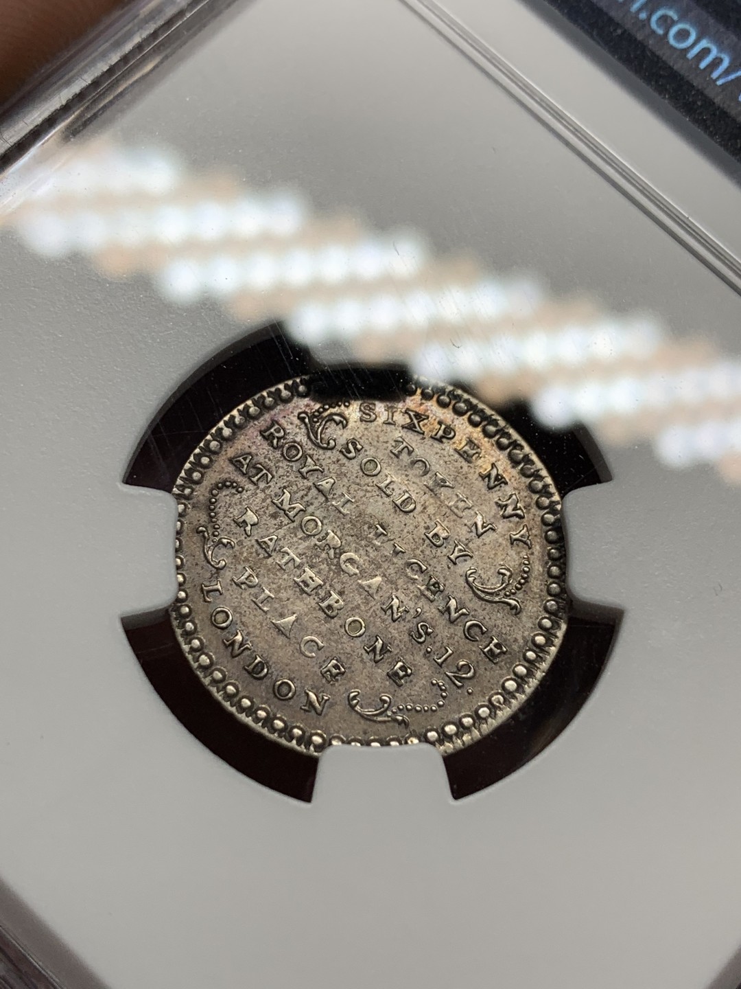 《竞宝斋》第98场-本周日，周一2场连拍（全场不限金额包邮） NGC-XFD 英国1811年中赛克斯查灵骑士雕像6便士代用银币