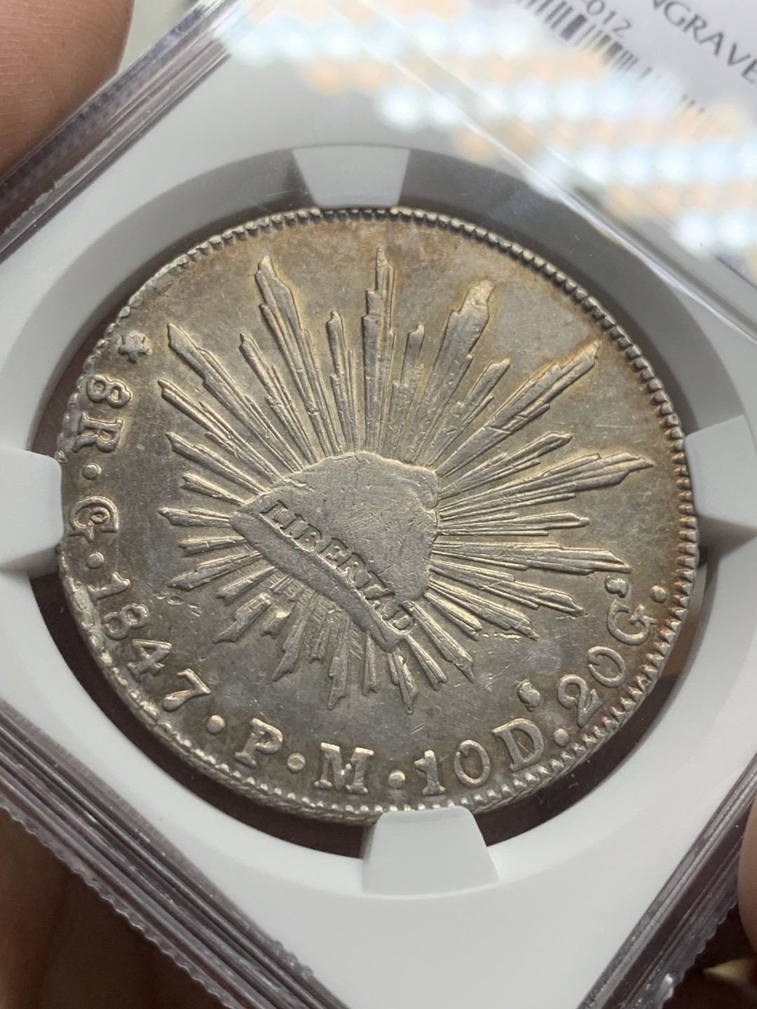 《竞宝斋》第98场-本周日，周一2场连拍（全场不限金额包邮） NGC AU评级  墨西哥1847年 早期 花边鹰洋 银币 底板深打 细节好