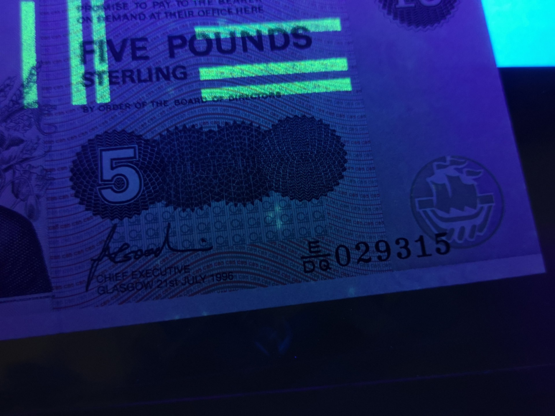 《外钞收藏家》第二百零五期 苏格兰经典专场👍 克莱斯戴尔银行-1996-5镑	E/DQ 029315	P-218 荧光有星星点点潮