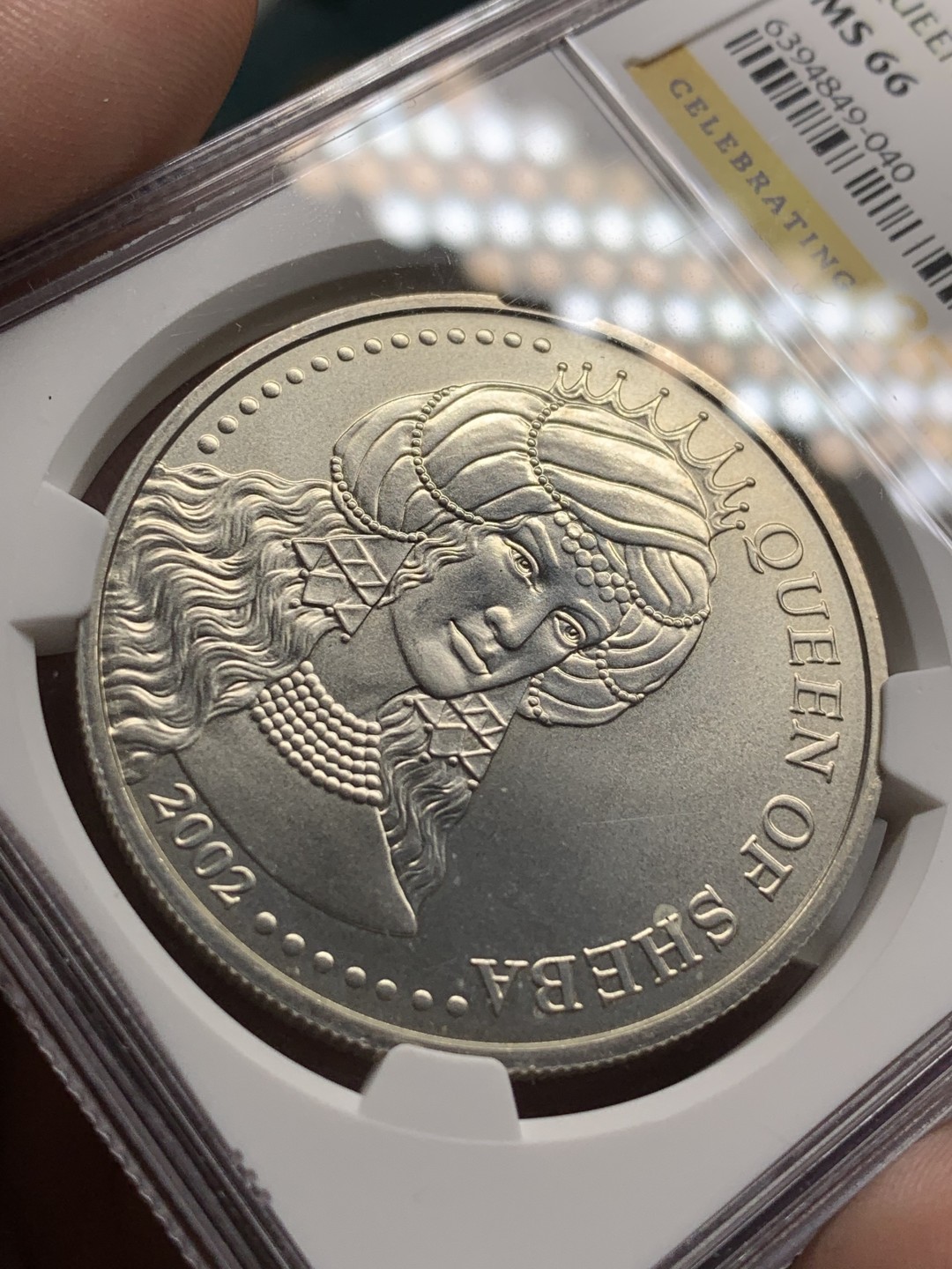 《竞宝斋》第98场-本周日，周一2场连拍（全场不限金额包邮） NGC MS66 索马里 2002年示巴女王大银币，稀见！强光好品，35周年标签