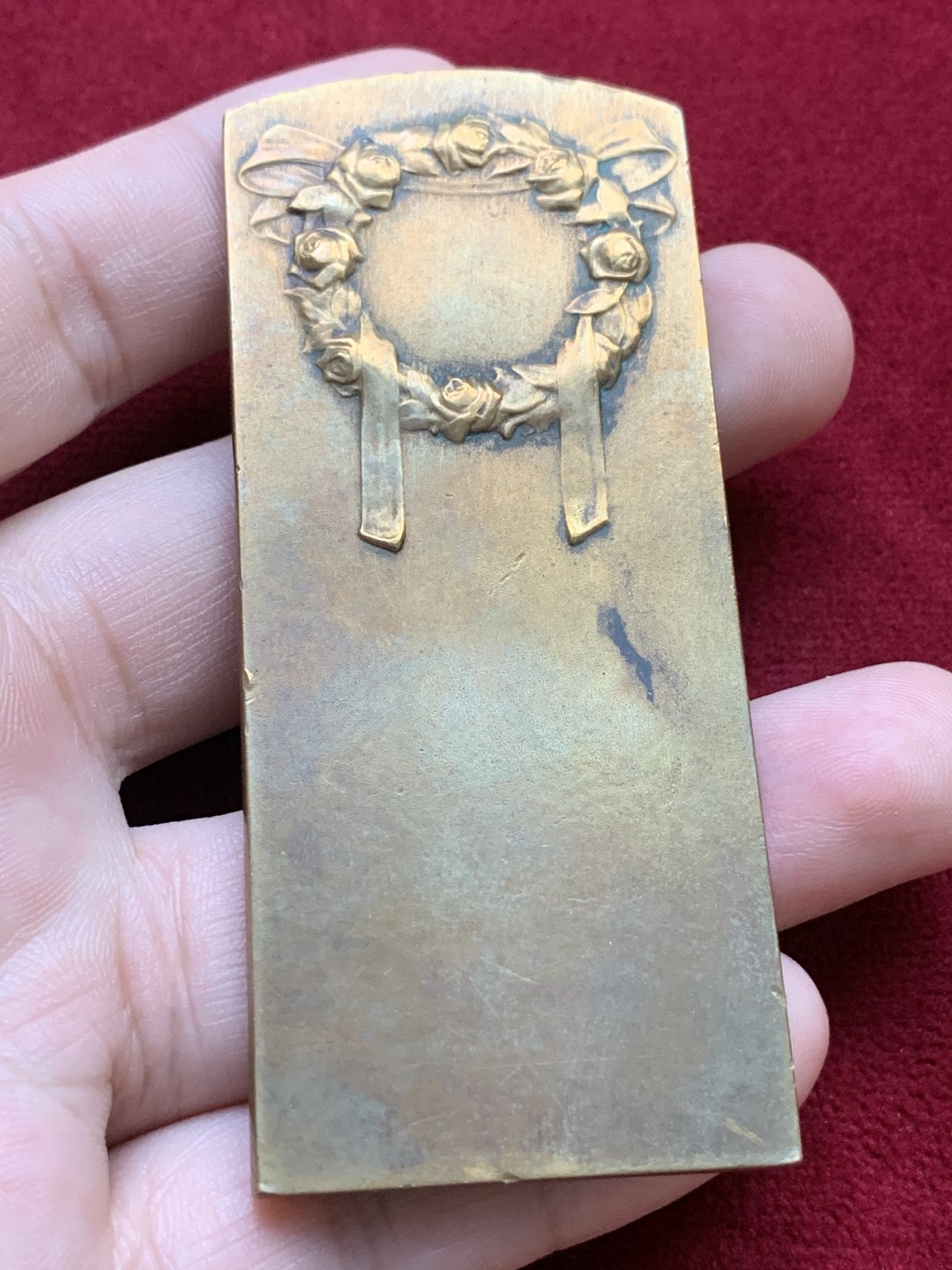 《竞宝斋》第98场-本周日，周一2场连拍（全场不限金额包邮） 法国新艺术时期异形铜章，偷食禁果的夏娃。Lenoir大师名誉作品，边铭三角+Bronze。刻画精美，铜光泛彩，稀见的品种 宽36.5高85.5mm