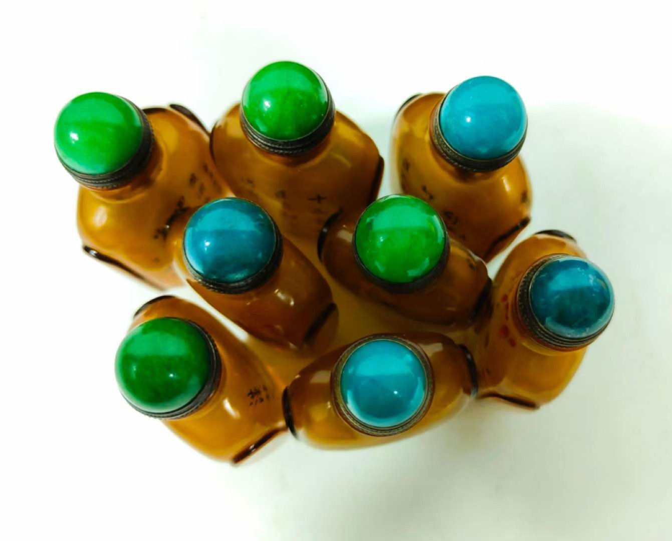 清代，水晶，内画，丁二仲制，鼻烟壶，八仙人物，保存完好，收藏佳品 清代，水晶，内画，丁二仲制，鼻烟壶，八仙人物，保存完好，收藏佳品