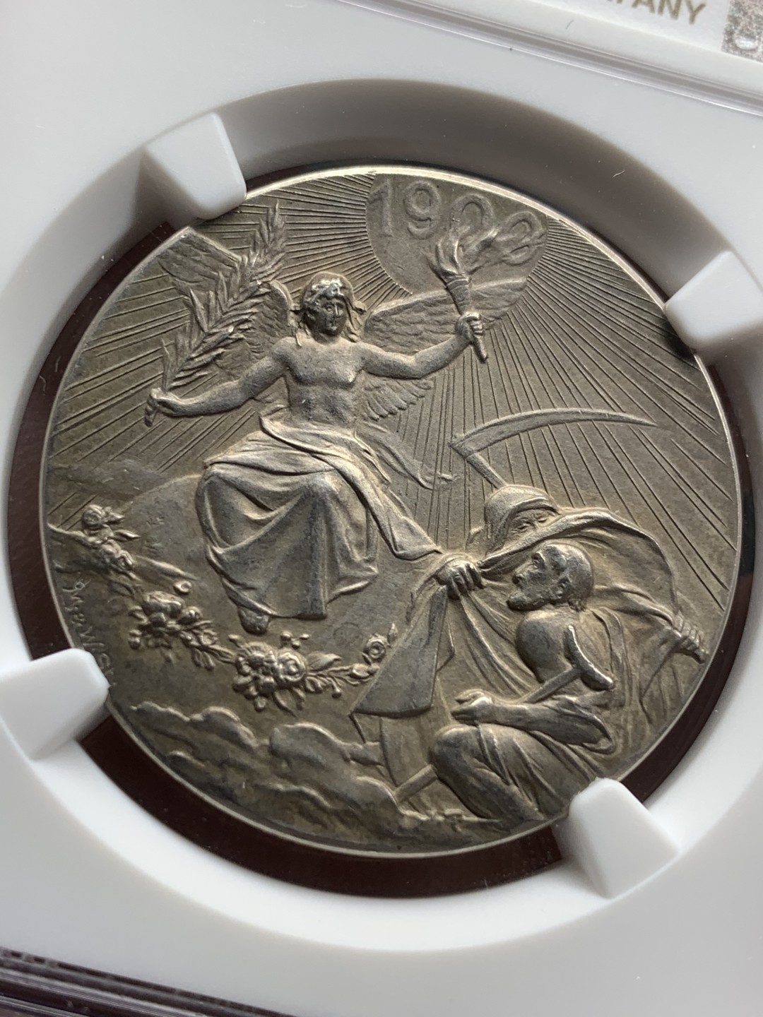 《竞宝斋》第98场-本周日，周一2场连拍（全场不限金额包邮） NGC MS62 1900年德国迎接新世纪纪念银章 设计独特别致