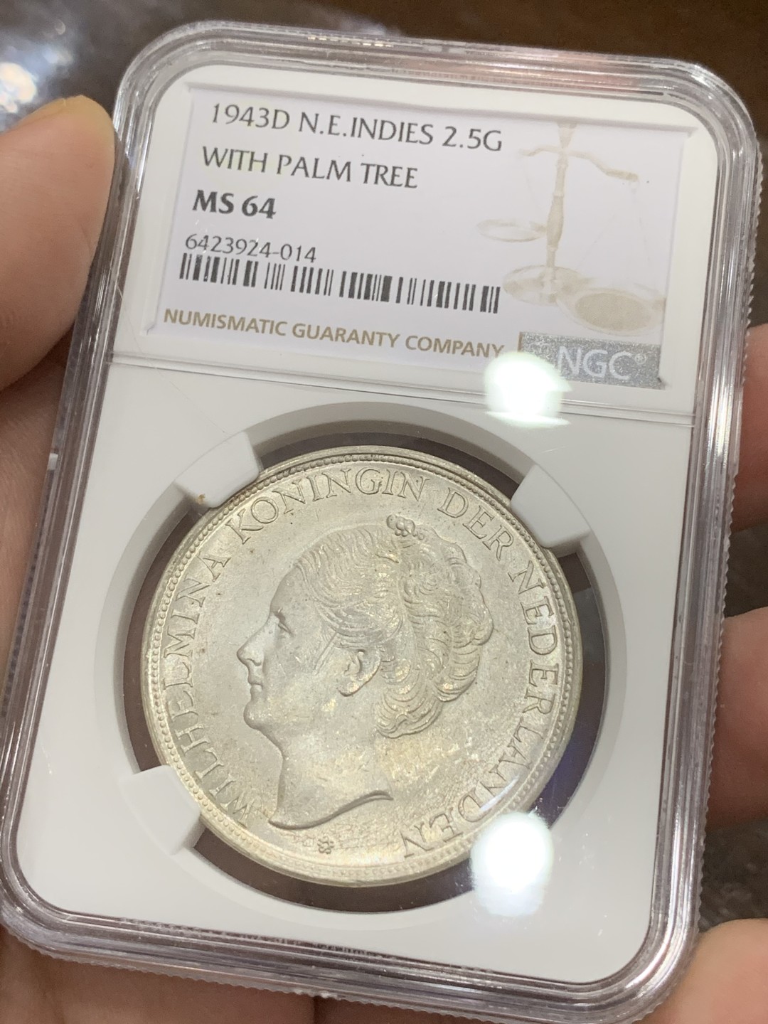 《竞宝斋》第98场-本周日，周一2场连拍（全场不限金额包邮） NGC-MS64 荷属东印度 1943年 威廉米娜女王 2.5盾原光大银币 顶级分数 非常稀少