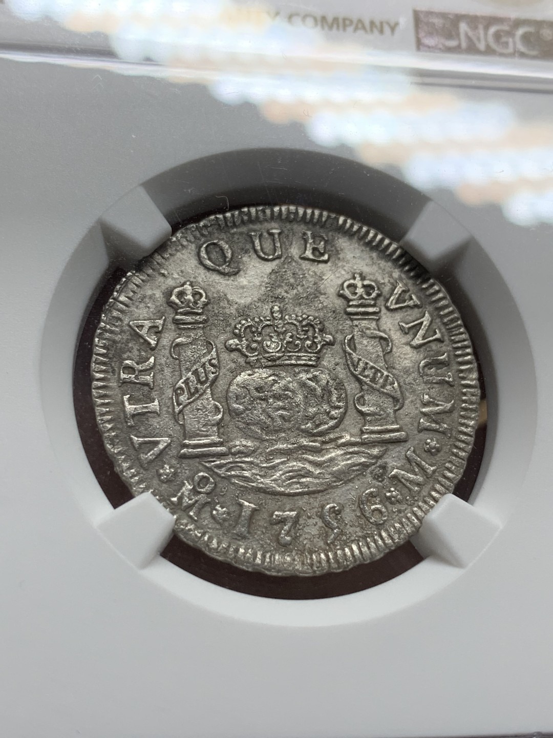 《竞宝斋》第98场-本周日，周一2场连拍（全场不限金额包邮） NGC-UNCD 1756年西属墨西哥地球双柱2R银币 费迪南六世小地球，一般多是XF、AU，UNC品非常少见，这枚细节犀利、打制居中，值得收藏