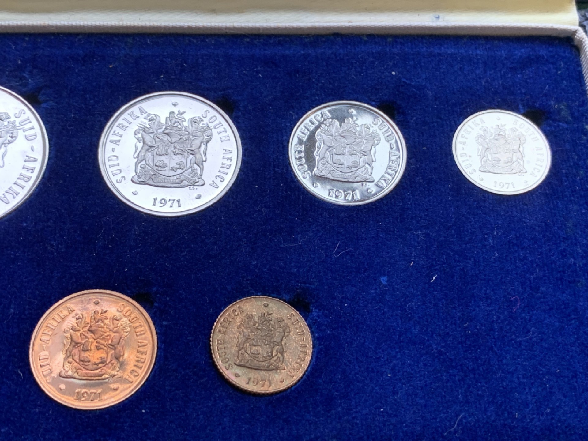 《竞宝斋》第98场-本周日，周一2场连拍（全场不限金额包邮） 南非1971年8枚精制套币，带原盒 细节如图