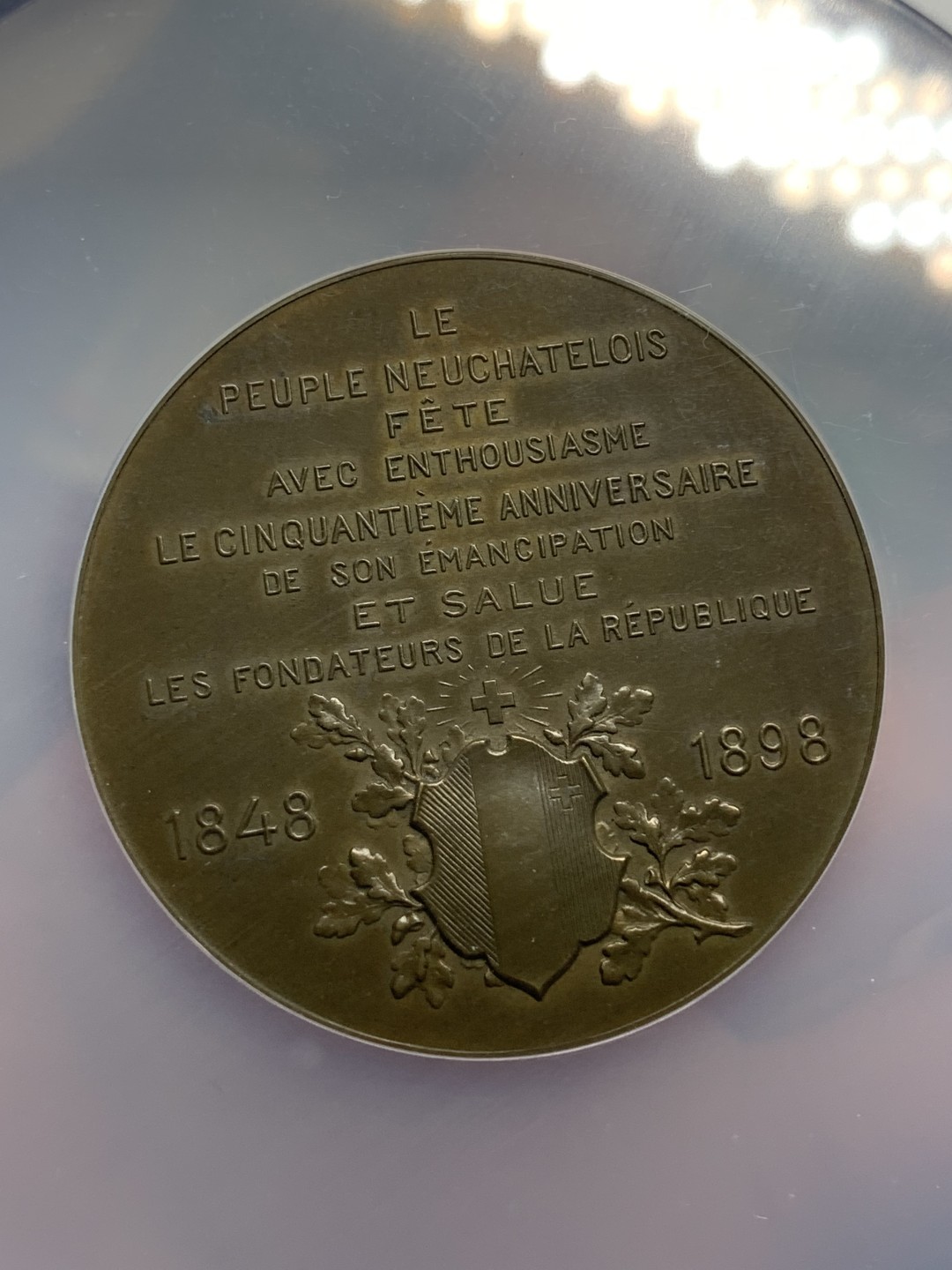 《竞宝斋》第98场-本周日，周一2场连拍（全场不限金额包邮） NGC-MS63 1898年瑞士纳沙泰尔联邦50周年纪念铜章（亚军分，加大盒）