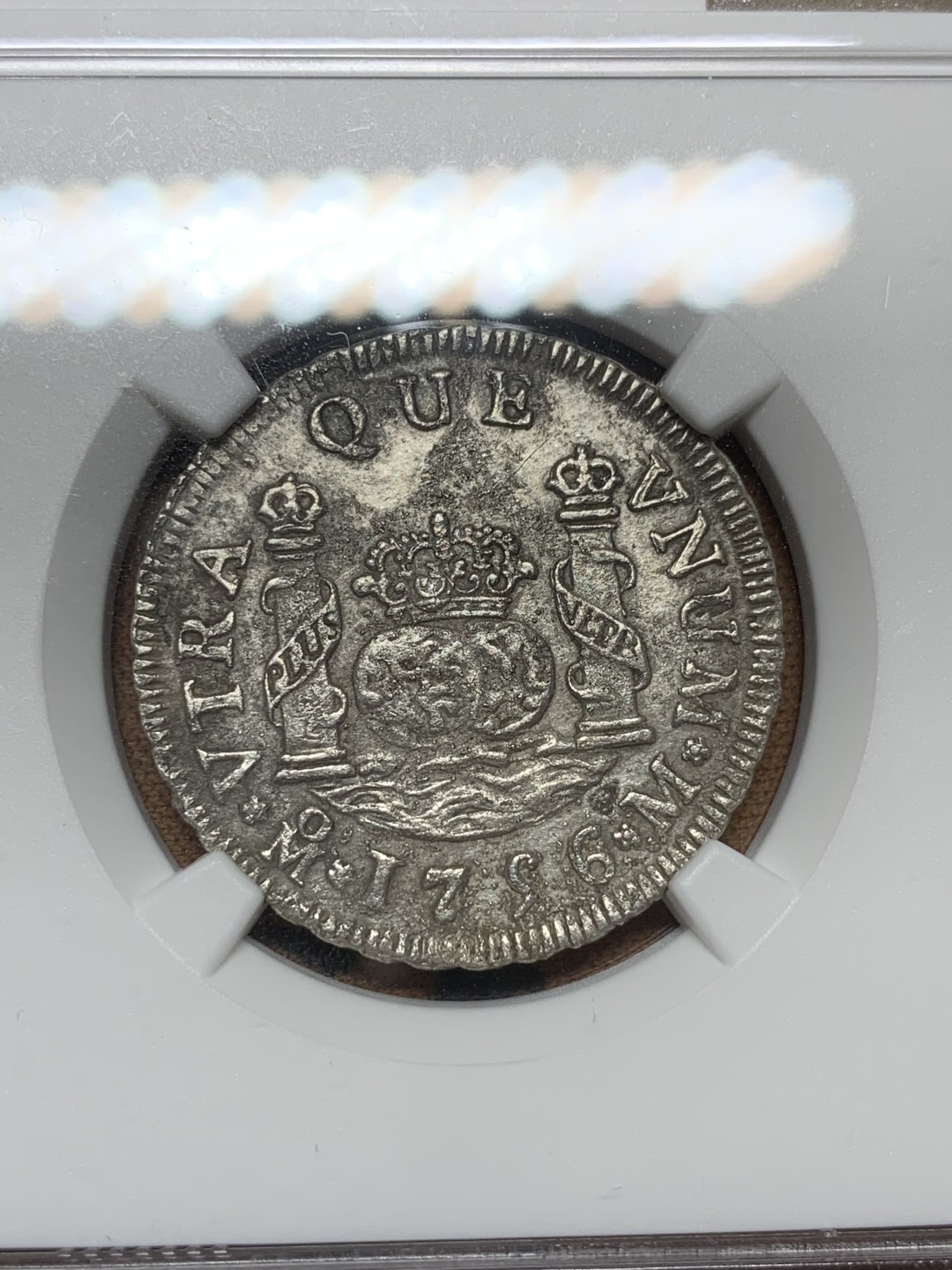 《竞宝斋》第98场-本周日，周一2场连拍（全场不限金额包邮） NGC-UNCD 1756年西属墨西哥地球双柱2R银币 费迪南六世小地球，一般多是XF、AU，UNC品非常少见，这枚细节犀利、打制居中，值得收藏