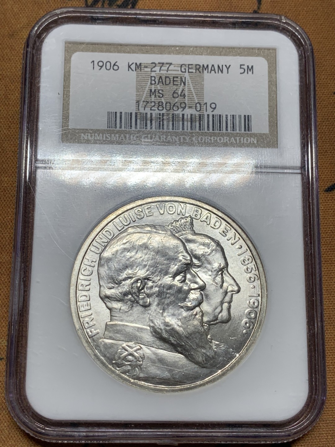 《竞宝斋》第98场-本周日，周一2场连拍（全场不限金额包邮） NGC-MS64 德国巴登1906年5马克银币，好题材金婚纪念5马克，NGC老白盒