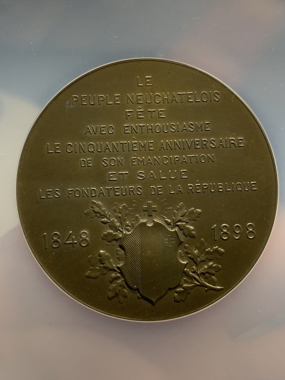 《竞宝斋》第98场-本周日，周一2场连拍（全场不限金额包邮） NGC-MS63 1898年瑞士纳沙泰尔联邦50周年纪念铜章（亚军分，加大盒）