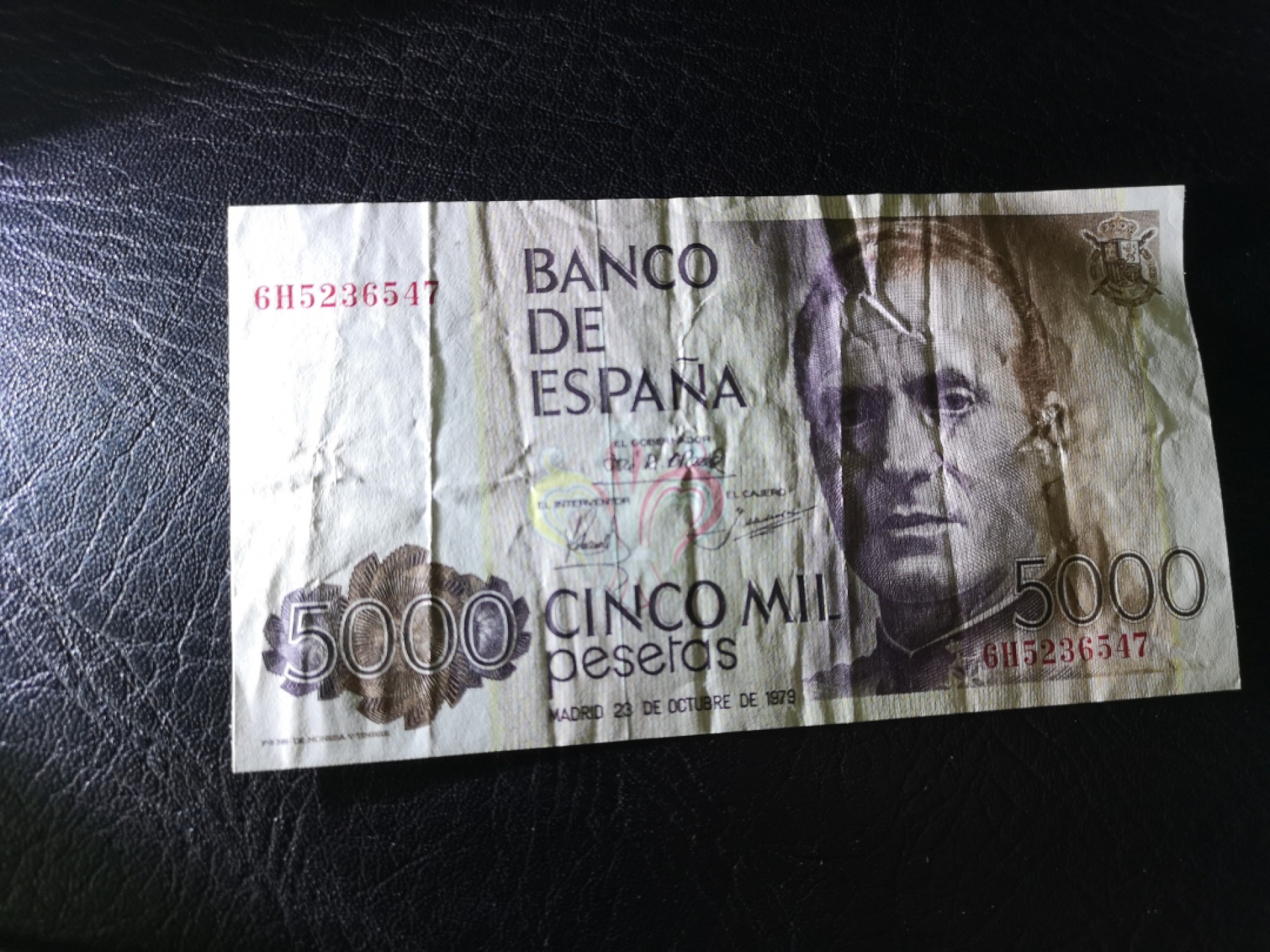 《外钞收藏家》第二百零四期 1979年戏班5000比塞塔 EF品相