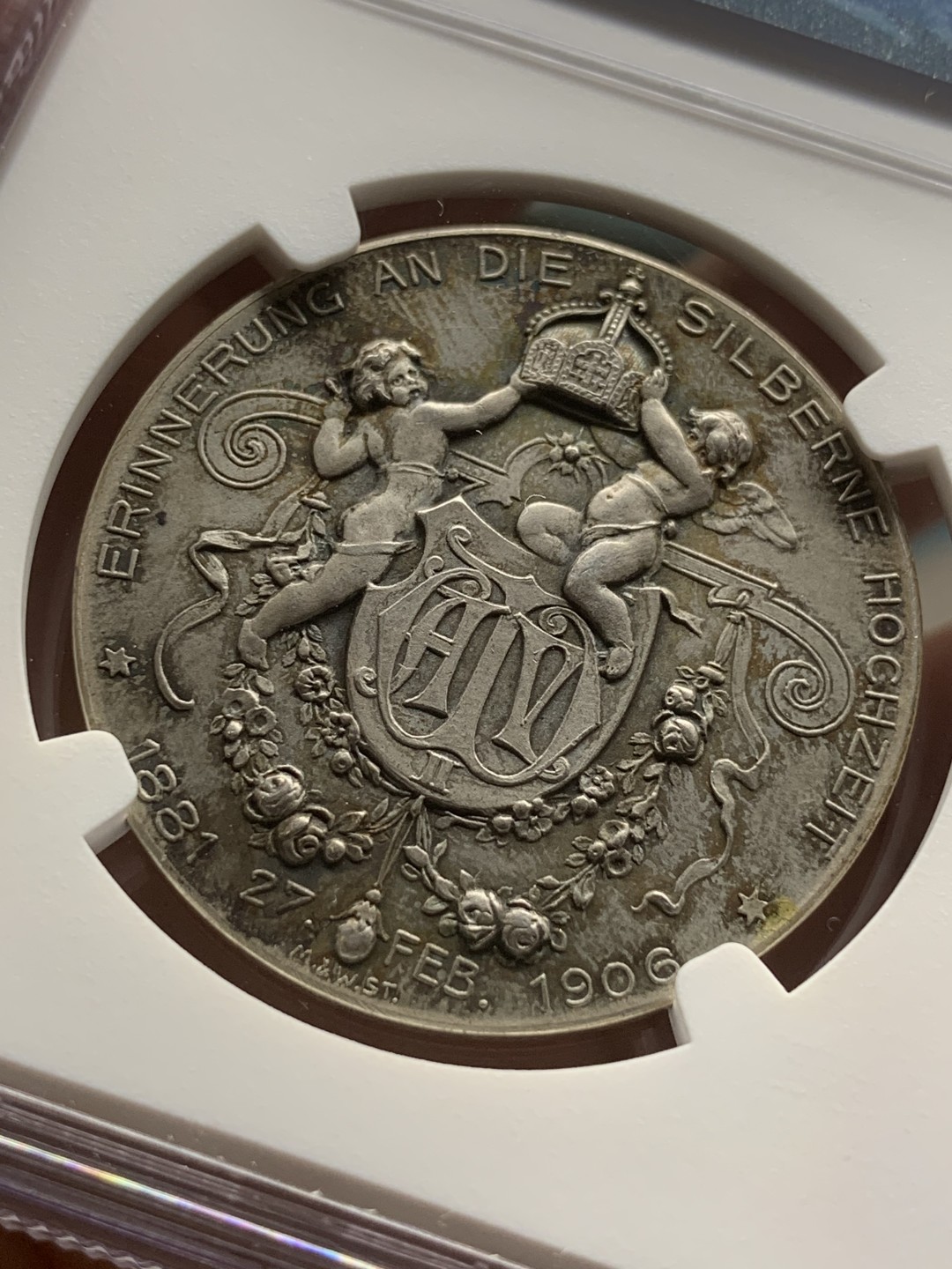 《竞宝斋》第98场-本周日，周一2场连拍（全场不限金额包邮） NGC MS63  1906年德国普鲁士威廉二世结婚25周年银婚纪念小天使 银章  原味包浆 难得好品好状态