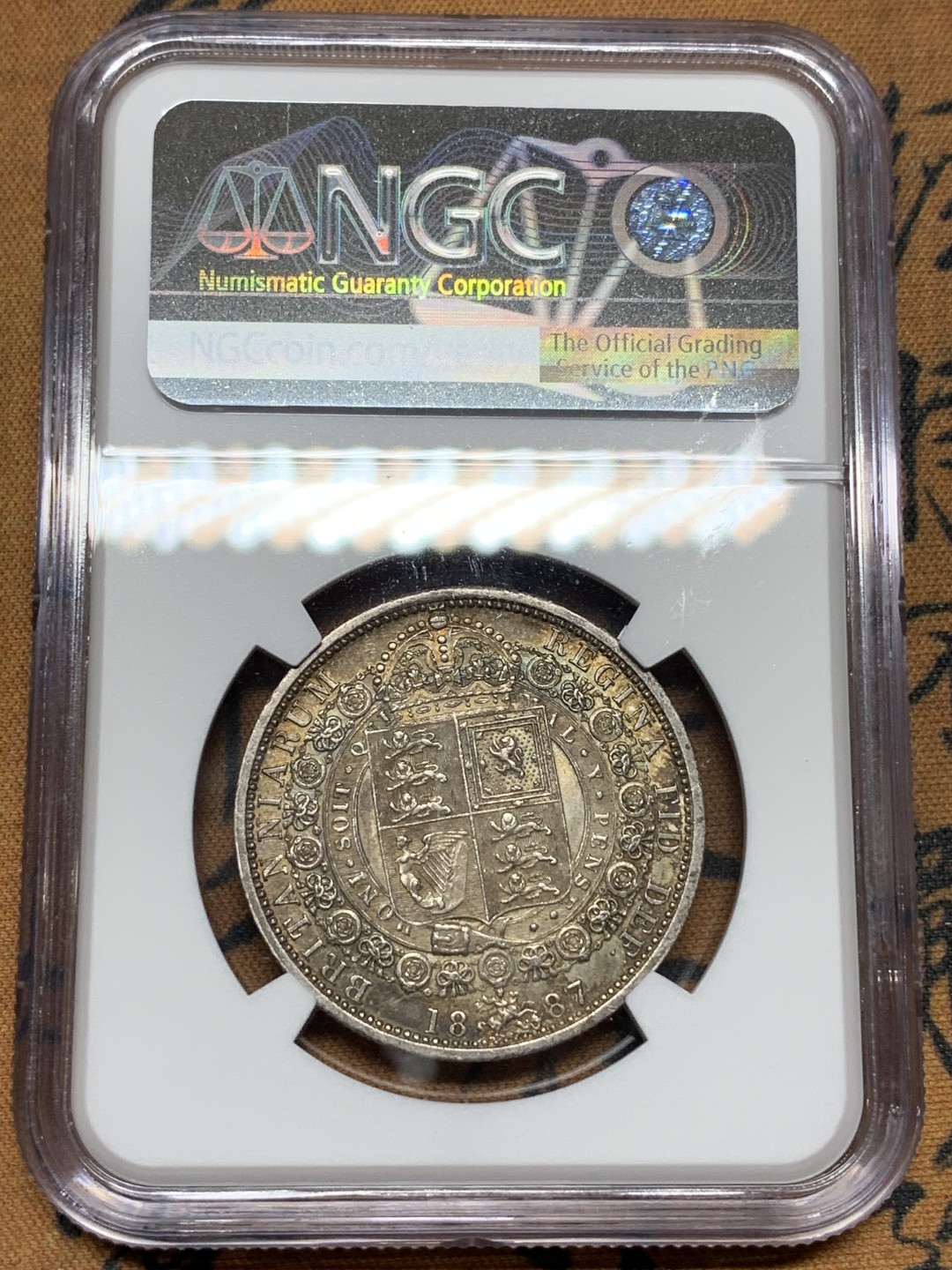 《竞宝斋》第98场-本周日，周一2场连拍（全场不限金额包邮） NGC AU58 五彩英国1887年维多利亚女王高冠半克朗银币