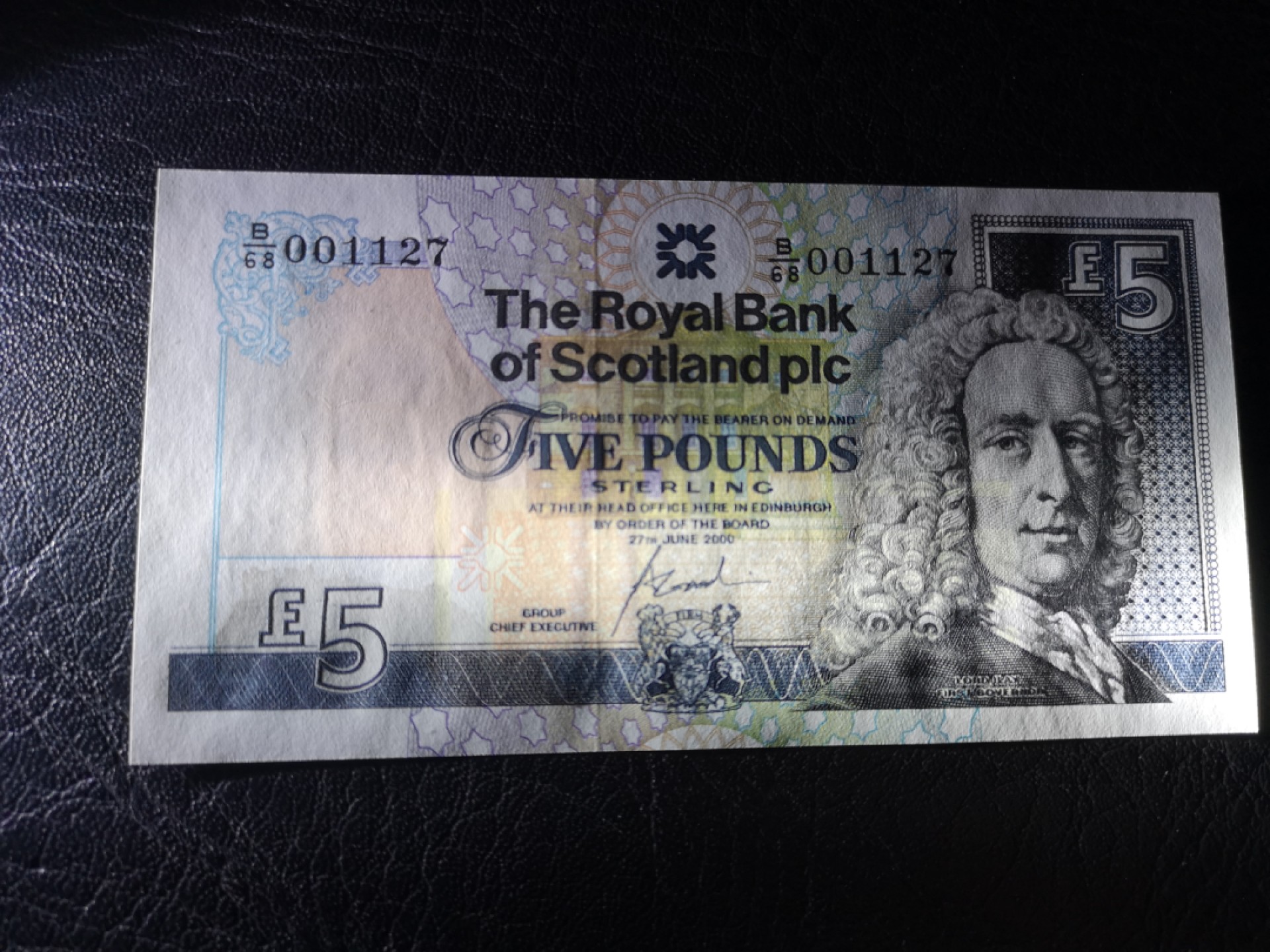 《外钞收藏家》第二百零五期 苏格兰经典专场👍 苏格兰皇家银行-2000-5镑	B/68 001127	P-352	全新UNC