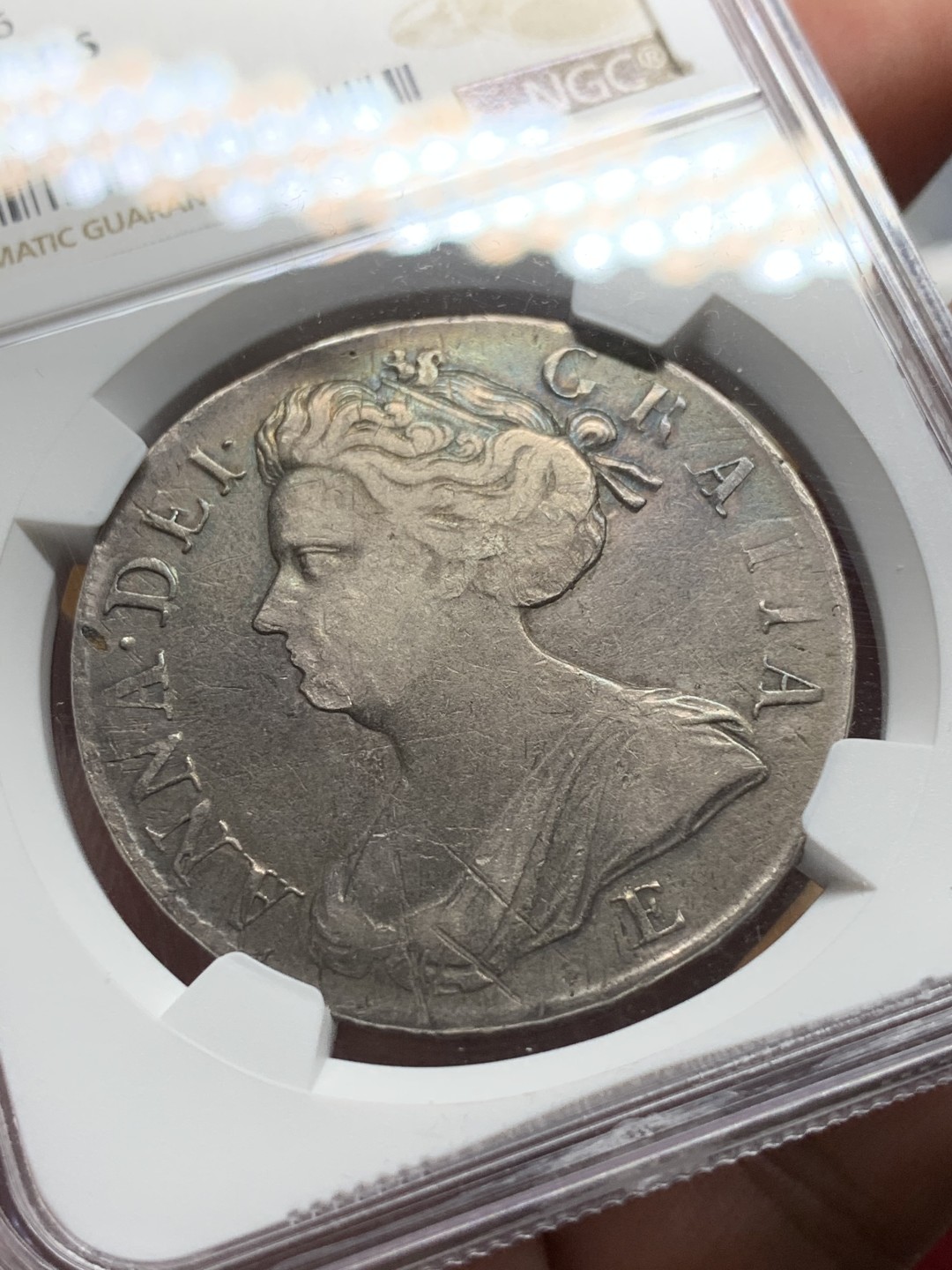 《竞宝斋》第98场-本周日，周一2场连拍（全场不限金额包邮） NGC-VFD 英国1708年E版安妮女王1克朗大银币 爱丁堡厂少见！持续涨价品种！