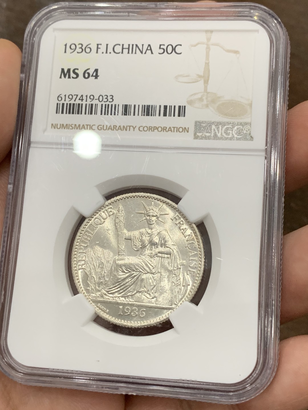 《竞宝斋》第98场-本周日，周一2场连拍（全场不限金额包邮） NGC MS64 法属印支 1936年 坐洋 50分 银币 难得状态