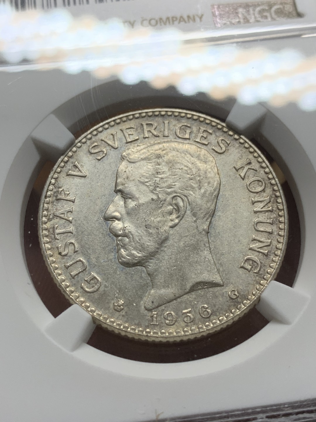 《竞宝斋》第98场-本周日，周一2场连拍（全场不限金额包邮） 第三名 NGC-MS63 瑞典1936年 古斯塔夫五世 2克朗大银币 少见品种