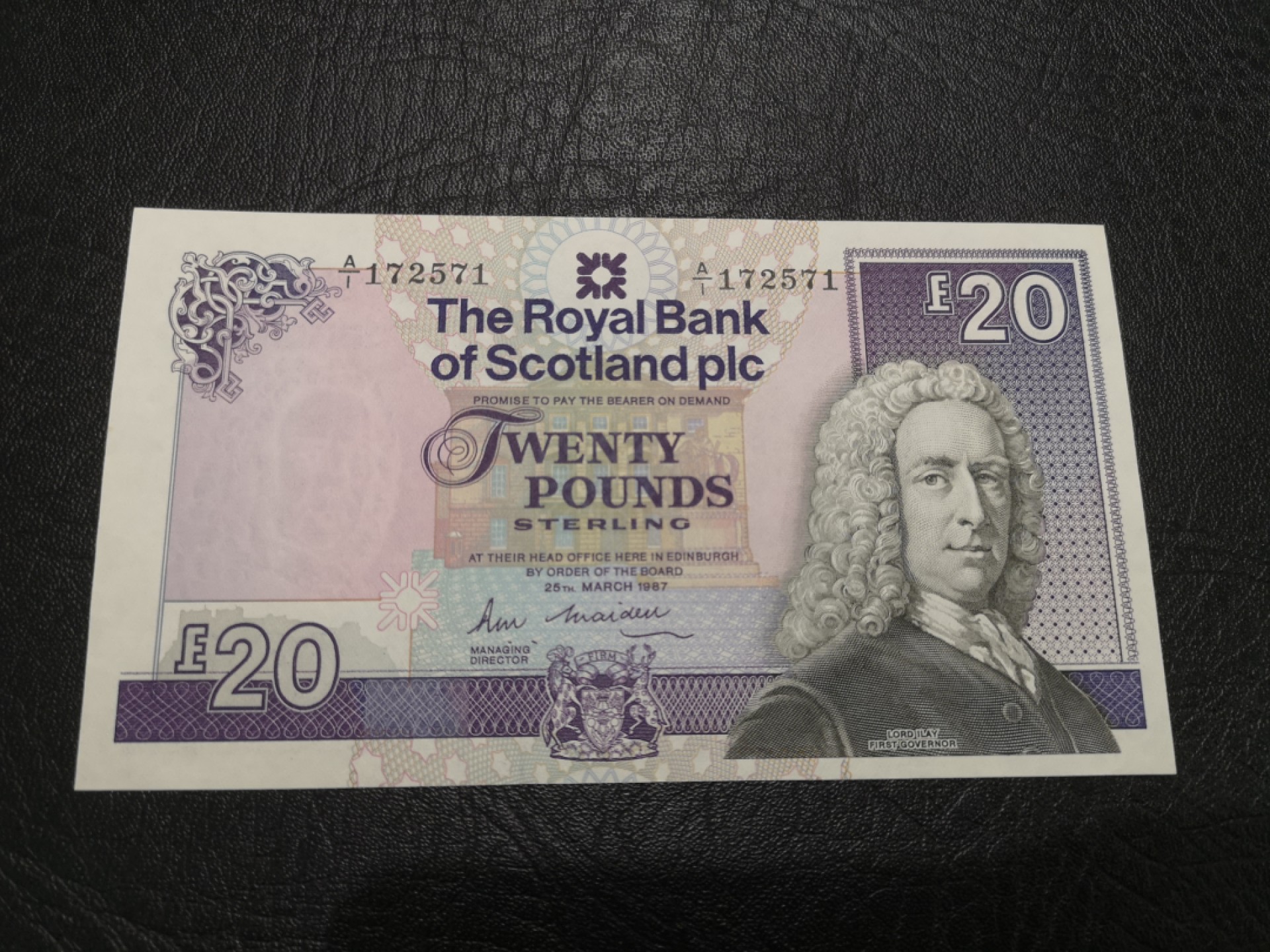 《外钞收藏家》第二百零五期 苏格兰经典专场👍 苏格兰皇家银行-1987-20镑	A/1 172571	P-349  全新 一个角有荧光瑕疵