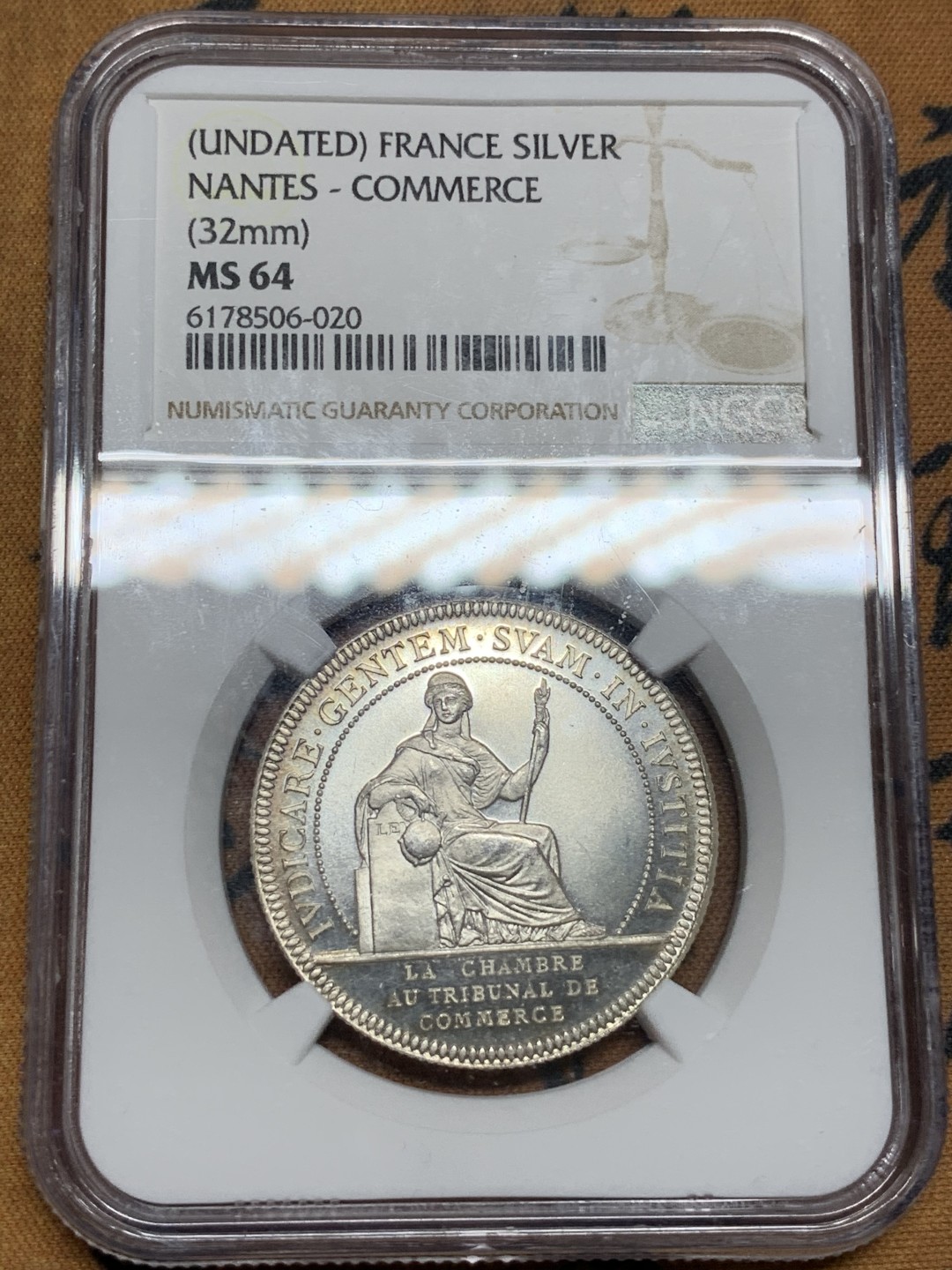 《竞宝斋》第98场-本周日，周一2场连拍（全场不限金额包邮） NGC MS64 法国19世纪南特商会银章代用币 五彩包浆 难得品相
