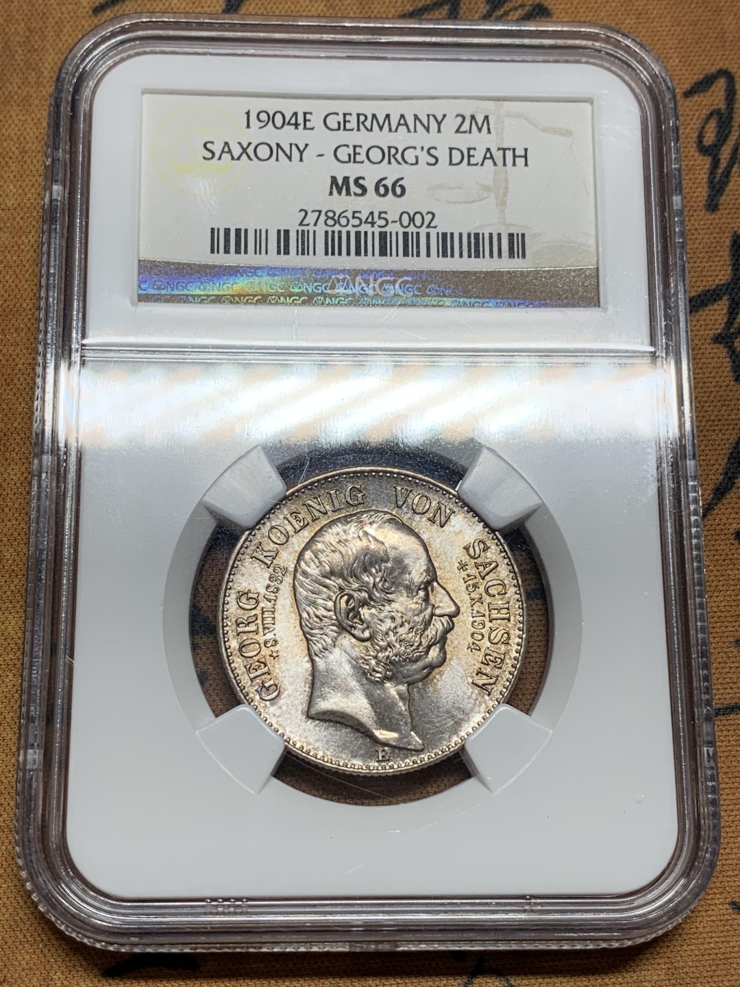 《竞宝斋》第98场-本周日，周一2场连拍（全场不限金额包邮） NGC-MS66 德国萨克森1904E乔治纪念2马克银币，机油转光，少见好品！