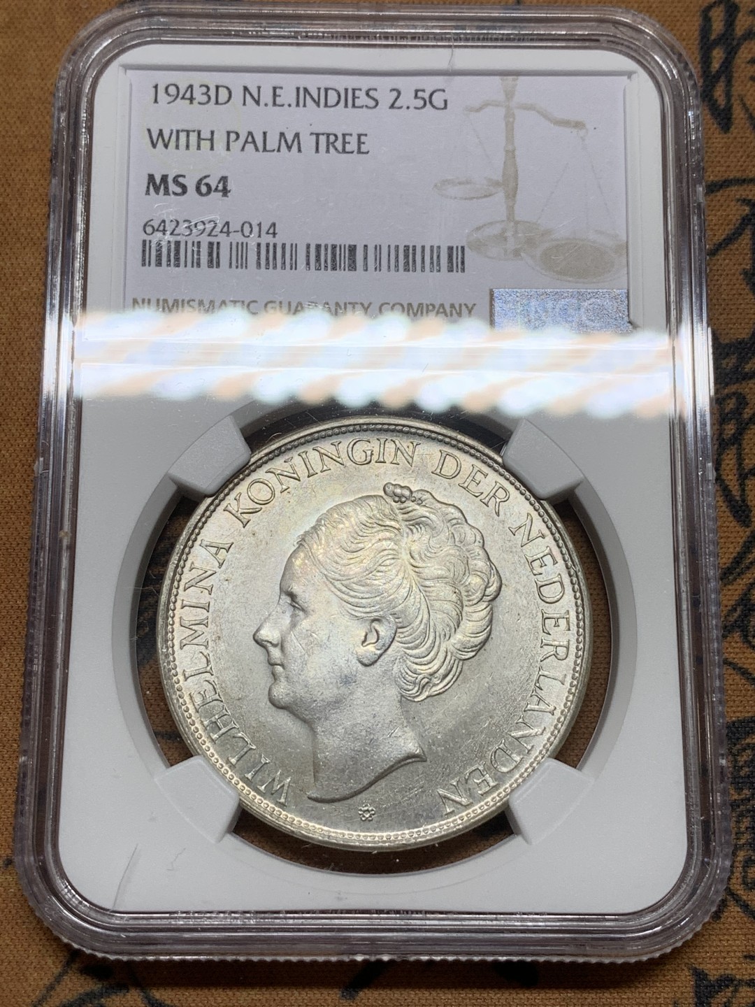 《竞宝斋》第98场-本周日，周一2场连拍（全场不限金额包邮） NGC-MS64 荷属东印度 1943年 威廉米娜女王 2.5盾原光大银币 顶级分数 非常稀少