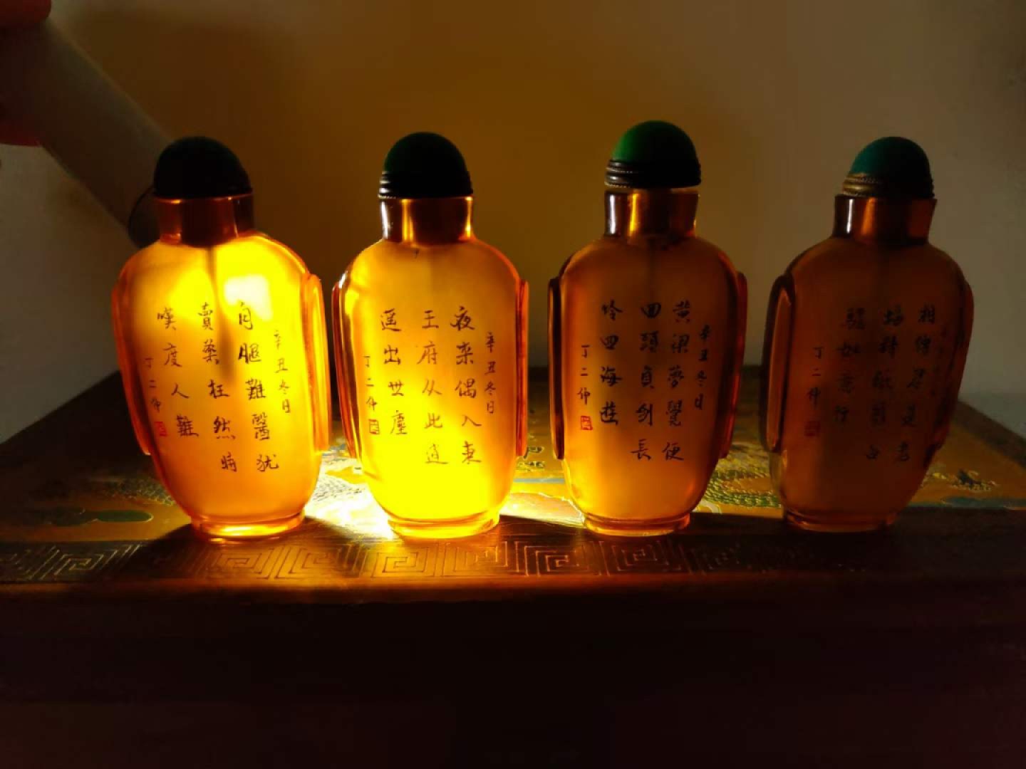 清代，水晶，内画，丁二仲制，鼻烟壶，八仙人物，保存完好，收藏佳品 清代，水晶，内画，丁二仲制，鼻烟壶，八仙人物，保存完好，收藏佳品