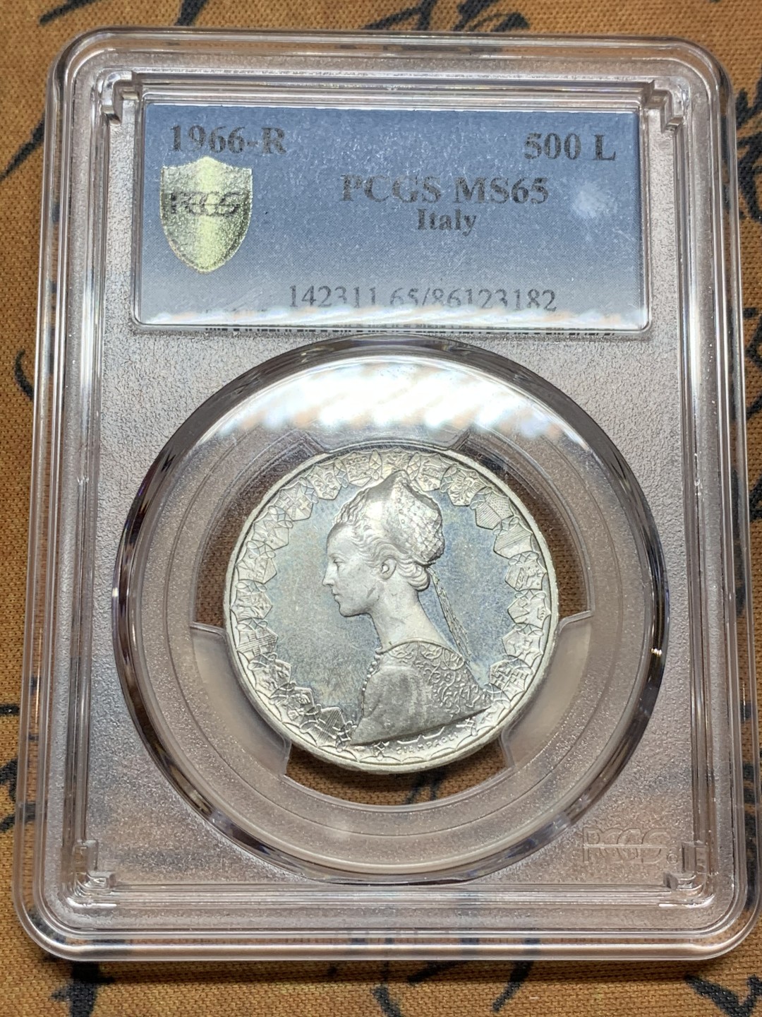 《竞宝斋》第98场-本周日，周一2场连拍（全场不限金额包邮） PCGS-MS65 意大利1966年帆船美女500里拉银币 深度镜面PL状态