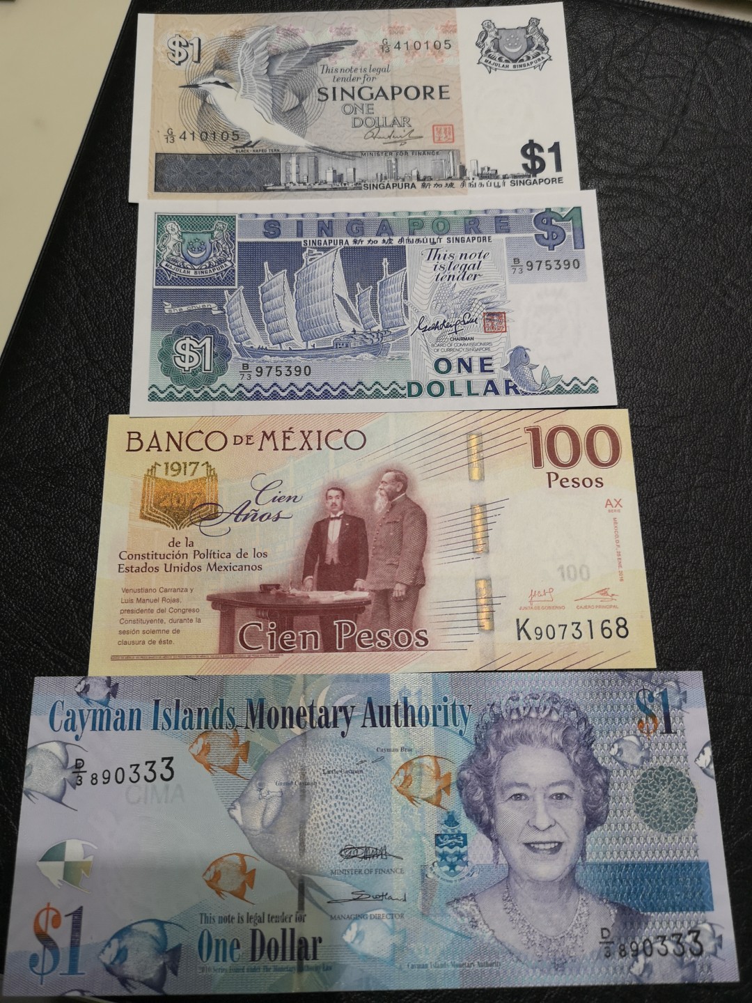 《外钞收藏家》第二百零四期 开曼群岛1张、新加坡2张、墨西哥1张共四张一起 全新 新加坡鸟版有些潮