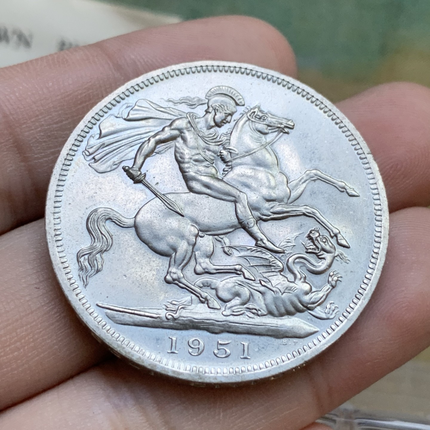 《竞宝斋》第98场-本周日，周一2场连拍（全场不限金额包邮） 英国 1951 乔治六世马剑克朗（5先令） 镍马剑 带原盒跟证纸