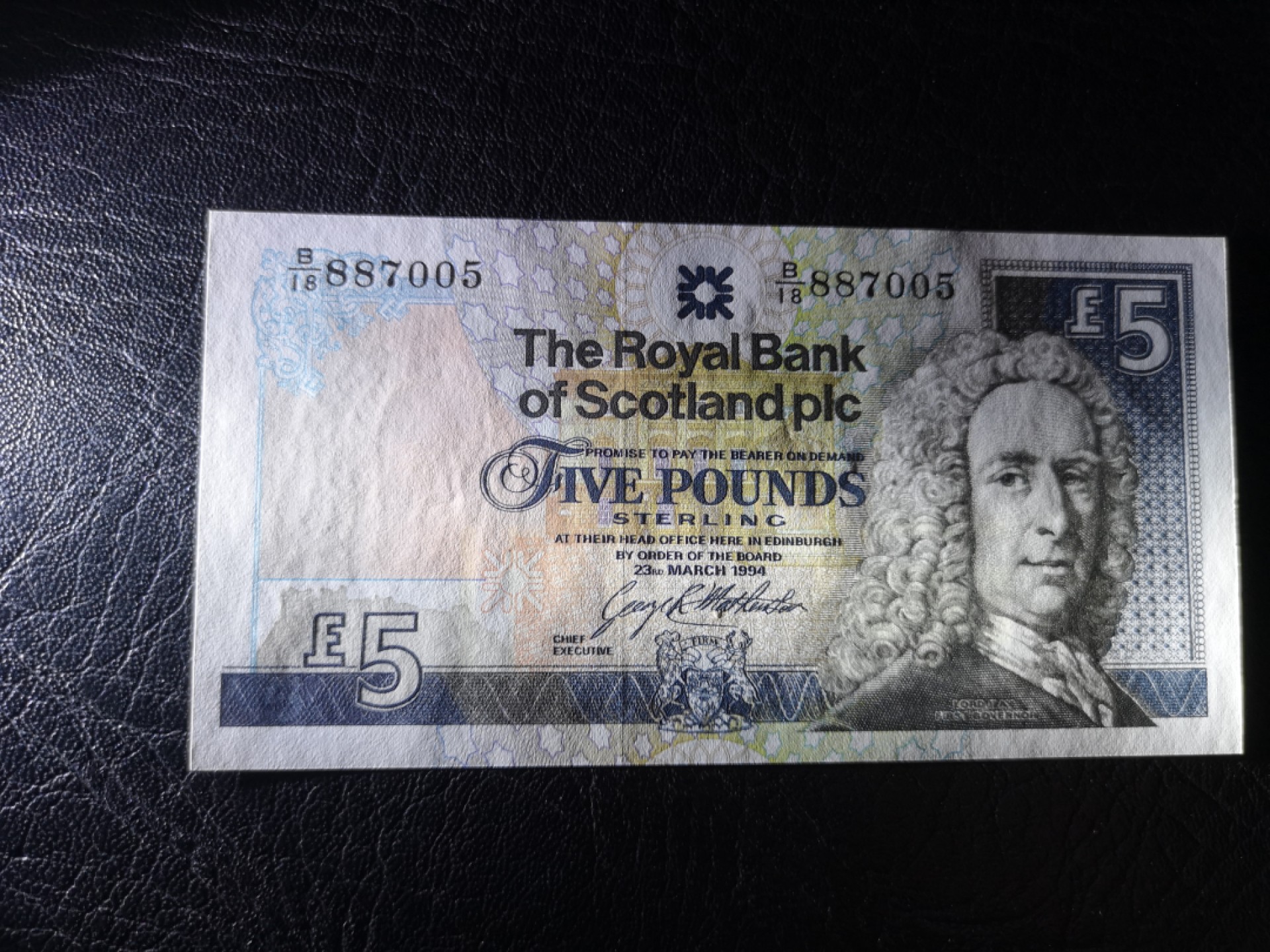 《外钞收藏家》第二百零五期 苏格兰经典专场👍 苏格兰皇家银行-1994-5镑	B/18 887005	P-352	全新UNC
