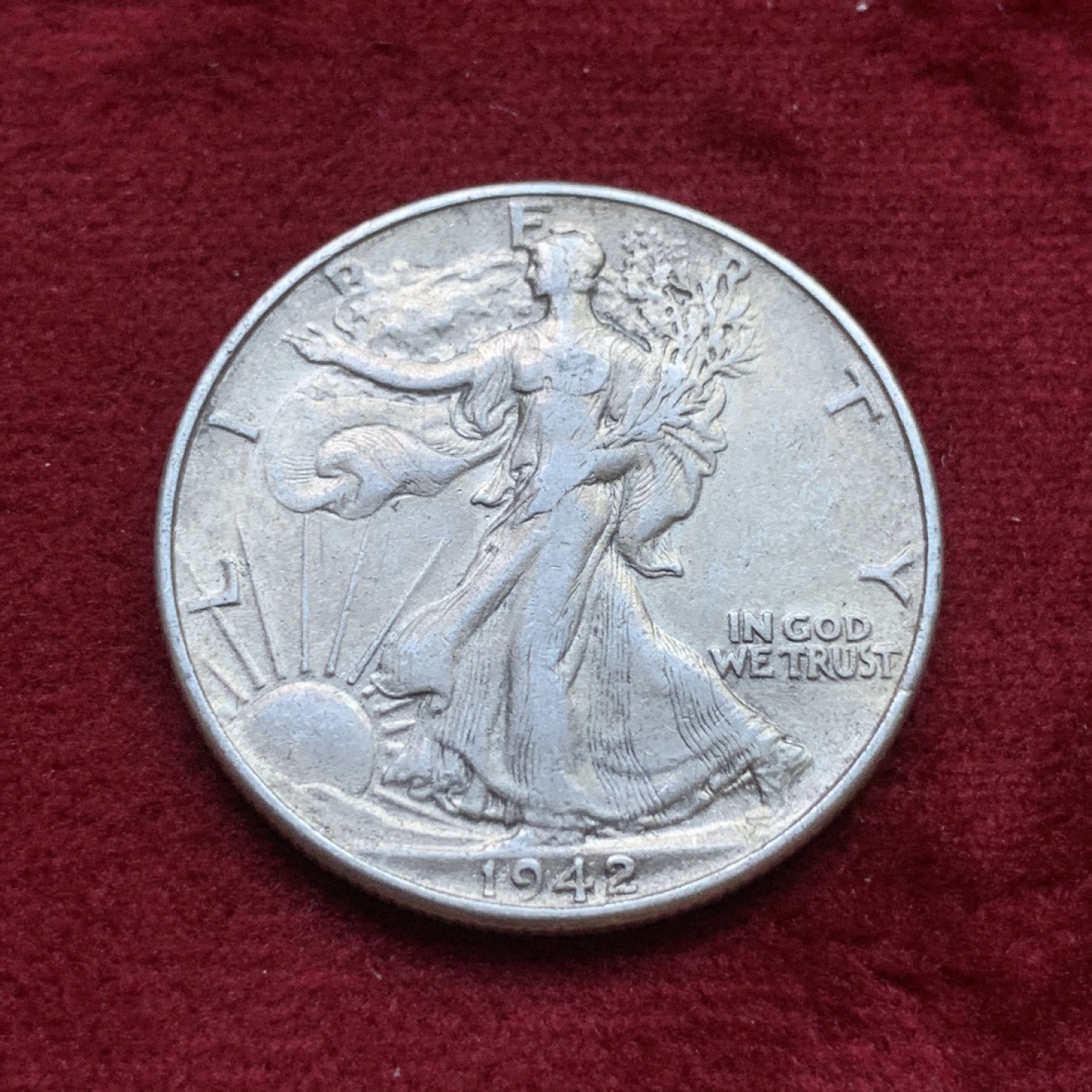 《竞宝斋》第98场-本周日，周一2场连拍（全场不限金额包邮） 美国 1942年 行走女神50分 半美元 银币 细节见图