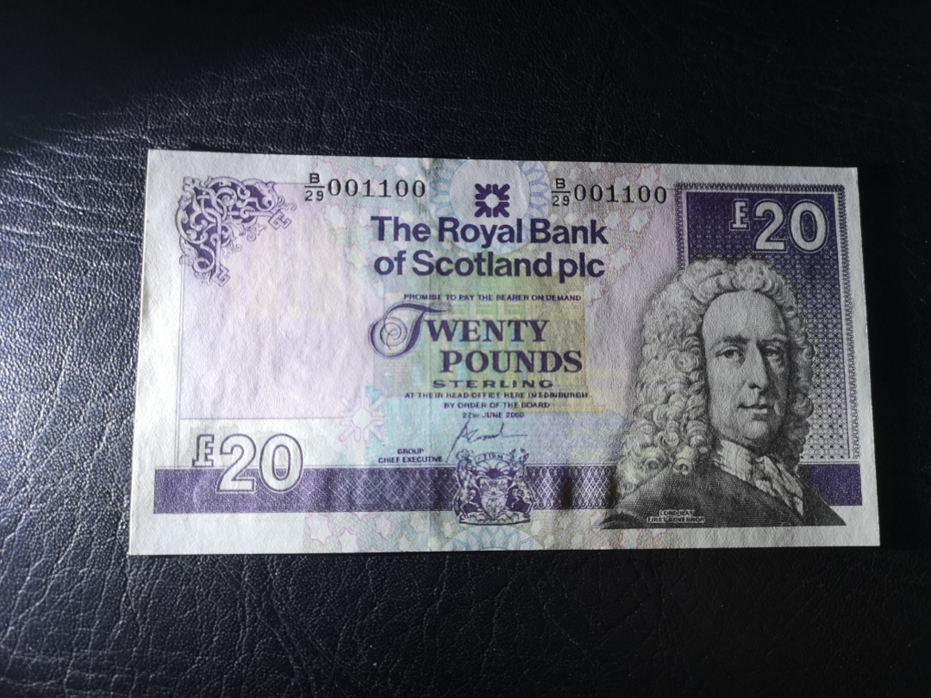 《外钞收藏家》第二百零五期 苏格兰经典专场👍 苏格兰皇家银行-2000-20镑	B/29 001100	P-354	全新UNC