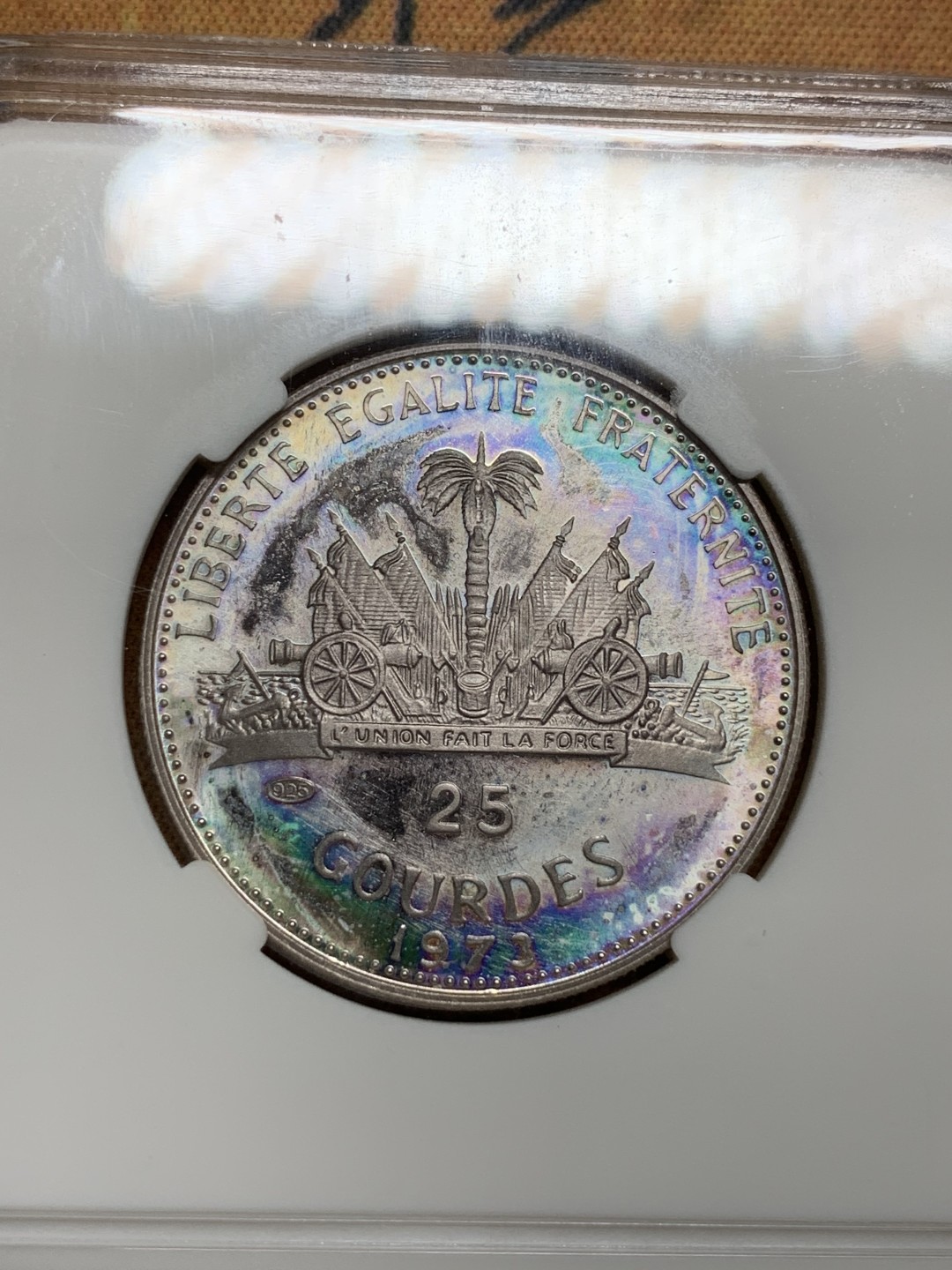 《竞宝斋》第98场-本周日，周一2场连拍（全场不限金额包邮） 海地 1973年 世界杯/哥伦布 精制银币一对