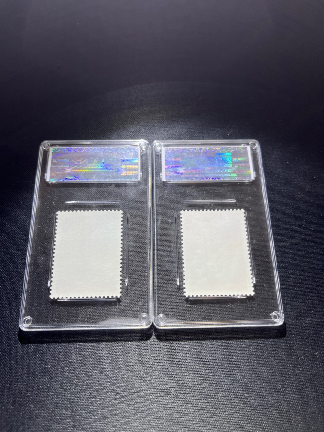 洪涛臻品 精选邮票限时拍卖第三十八期 ★源泰评级★J4阿尔巴尼亚新全  96高分(源泰95 96属于全品范畴)。版撕全品嘎嘎绝★金粉闪亮★全程带硅胶手套撕版送评★无触痕★适合挑剔的藏家★收藏级品质✦，一手出分，壳子无划痕。版撕裸票成本一百三四一套，是赵涌普通散票不能比的(散票触痕金粉发污)，评级下来成本200多一套，高品质，无瑕疵货，咸鱼能卖上高价，群里活跃气氛放漏几套，注意捡漏，随时售缺