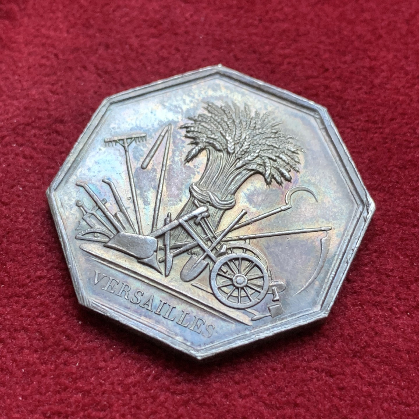 《竞宝斋》第98场-本周日，周一2场连拍（全场不限金额包邮） 法国农业八角银代币 原味好品 蜜蜂铭银标 29毫米 11.5克