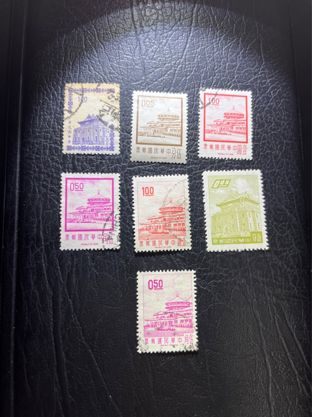 洪涛臻品 精选邮票限时拍卖第三十九期 金门莒光楼等。莒光楼是金门的象征，“不忘在莒”。金门在厦门湾，距离厦门十公里左右。