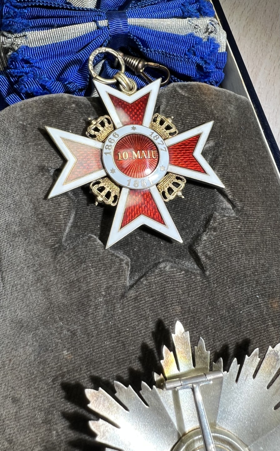 大猫徽章拍卖第203期 罗马尼亚大十字级王冠勋章 银质珐琅 原盒原绶  第二版1932—1947。全品相 稀少版本