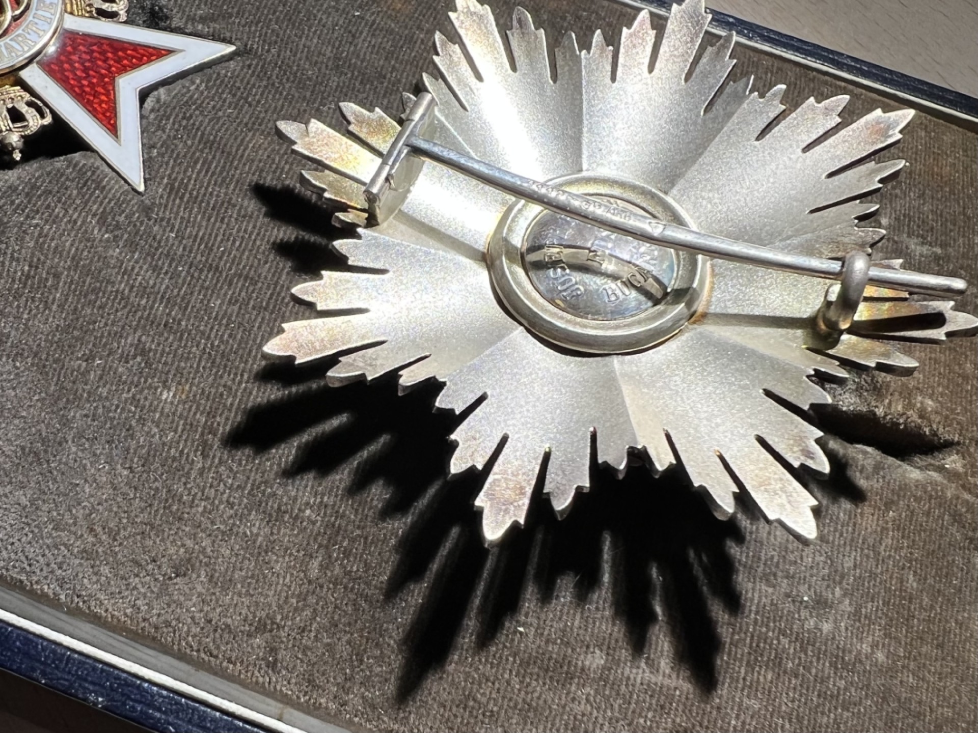 大猫徽章拍卖第203期 罗马尼亚大十字级王冠勋章 银质珐琅 原盒原绶  第二版1932—1947。全品相 稀少版本