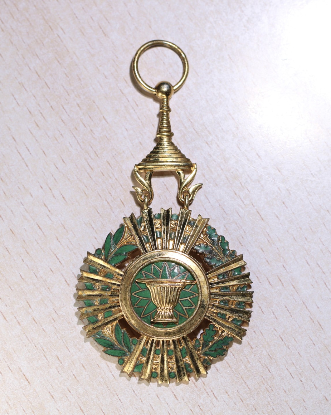 大猫徽章拍卖第203期 柬埔寨军官级萨哈美缇勋章 银质，印支章大厂Chobillon制作