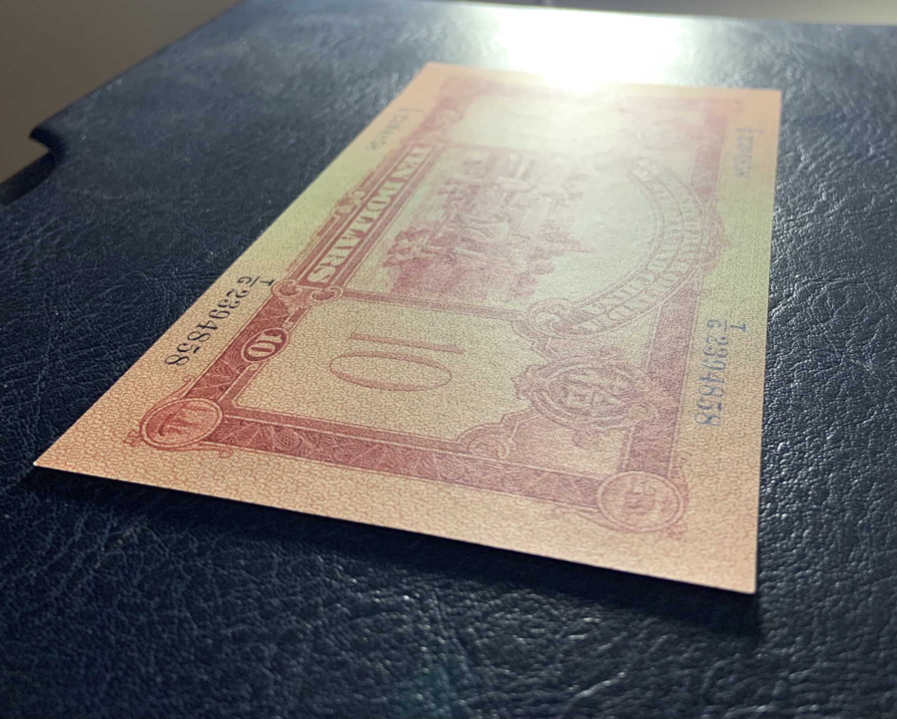 收藏联盟Quantum Auction 第194期——白金之夜 秋季拍卖 中国香港印度新金山渣打银行1948年10元 品相全新UNC 珍品纸币 俗称红头罗马兵