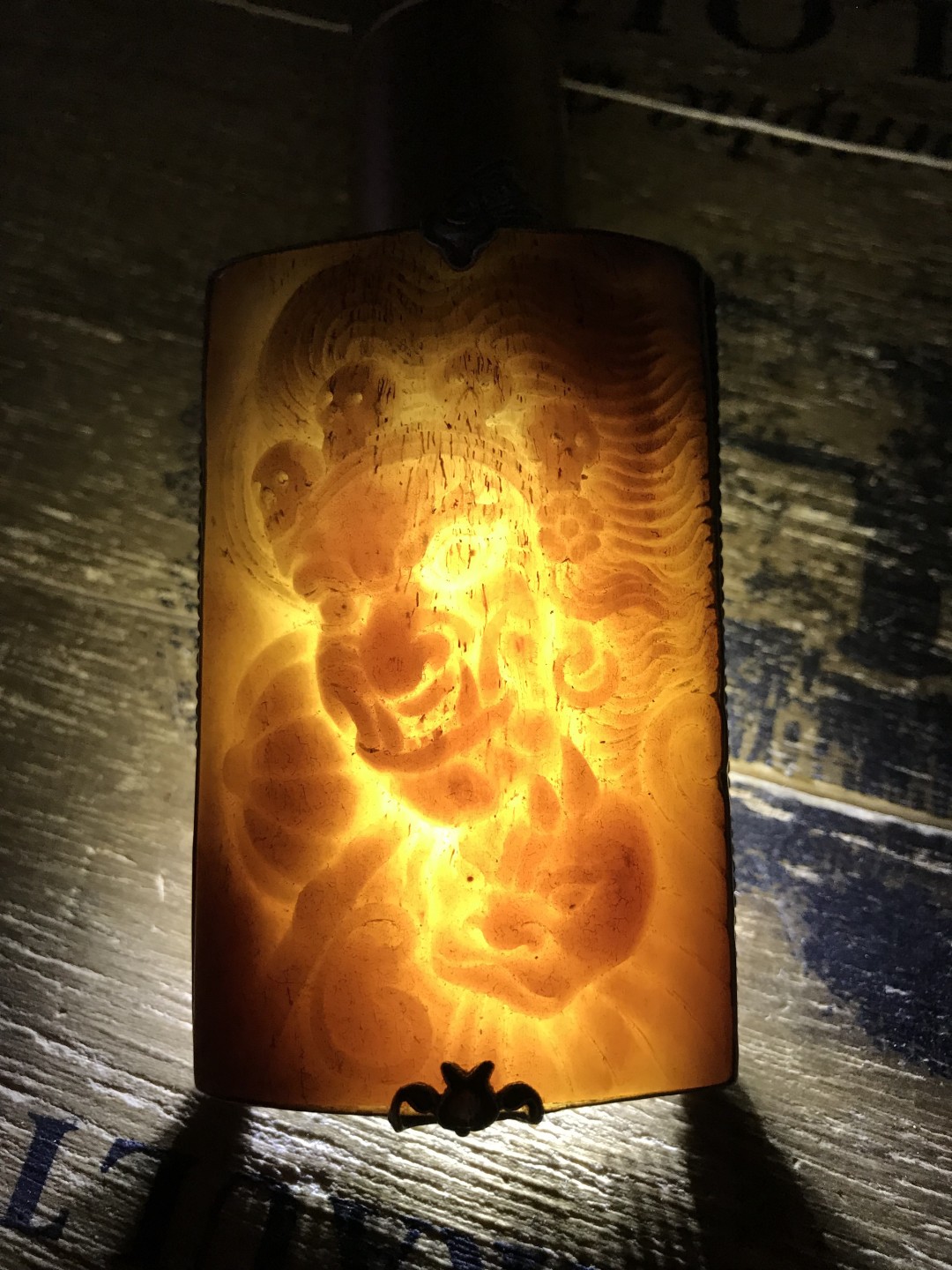 精美925包银鹿骨雕大黑天牌子