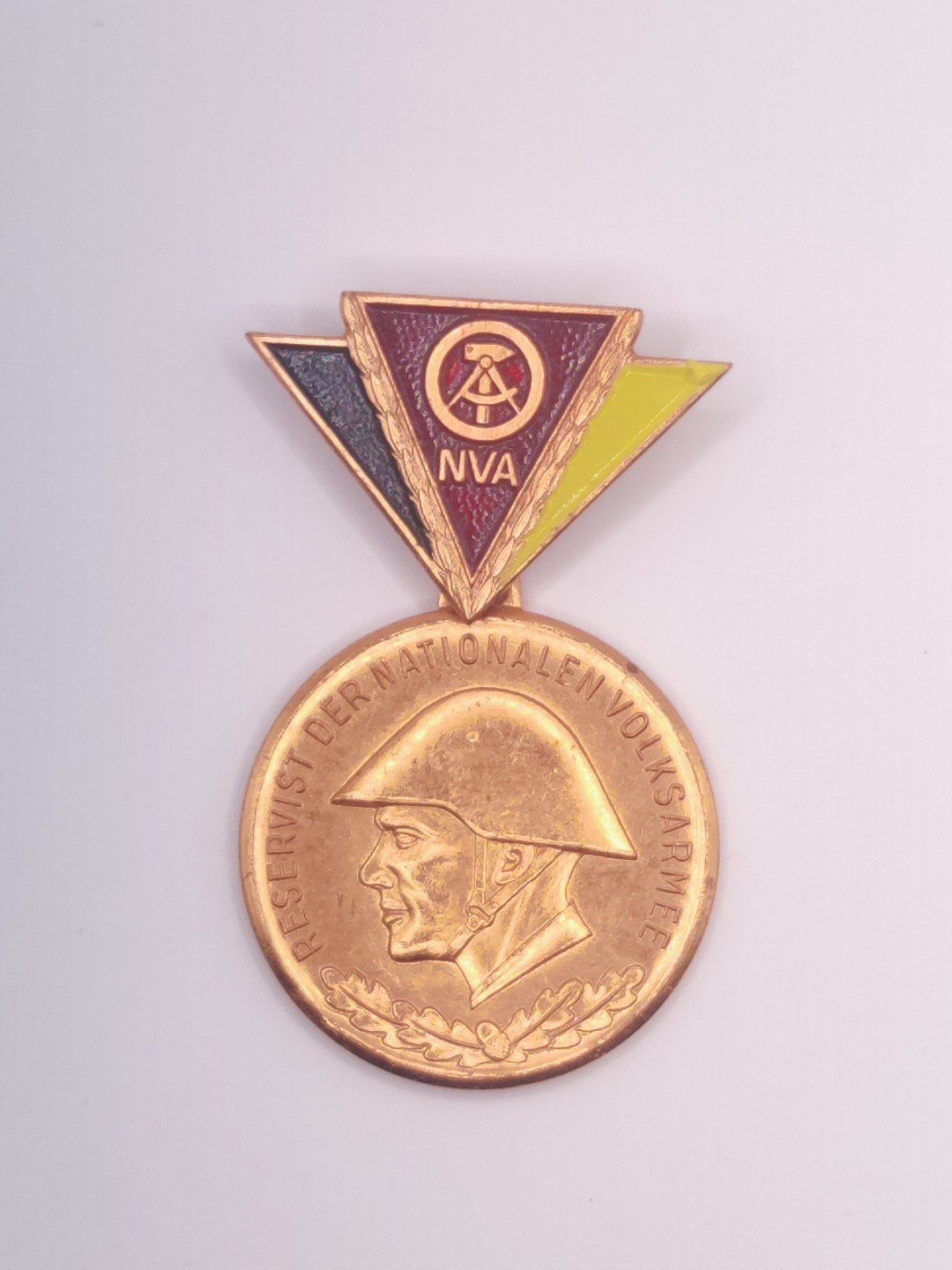 全场0元起拍 第三期 咸鱼国勋章拍卖专场 10月2日下午6：00开始 东德预备役证章