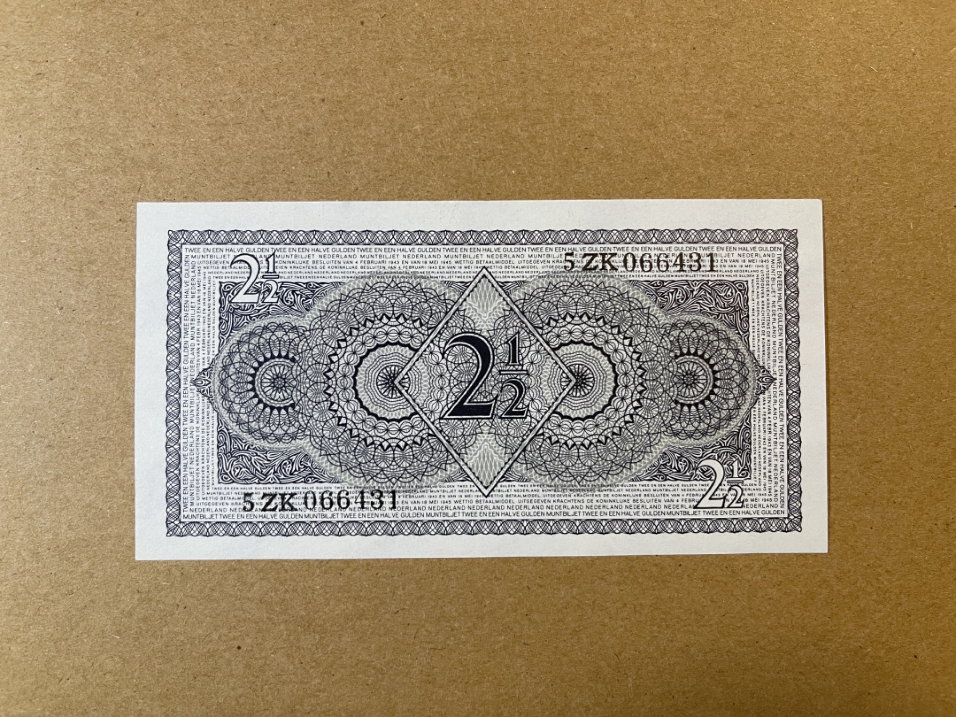 《张总收藏》74期——外币大场 荷兰2.5盾 UNC 1949年老版本