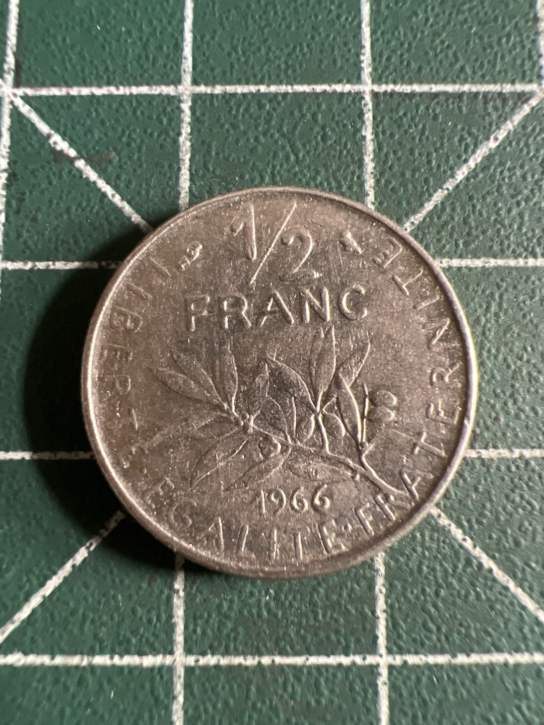 泡泡堂第101期  世界硬币邮票纪念章专场（无押金，无佣金，捡漏，全场20包邮，偏远地区除外） 法国半法郎