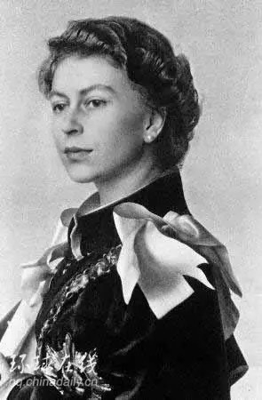 收藏联盟Quantum Auction 第194期——白金之夜 秋季拍卖 塞舌尔1972年100卢比 PMG66 A/1冠 戎装女王珍品 大陆龟 c版冠军分 仅2张 