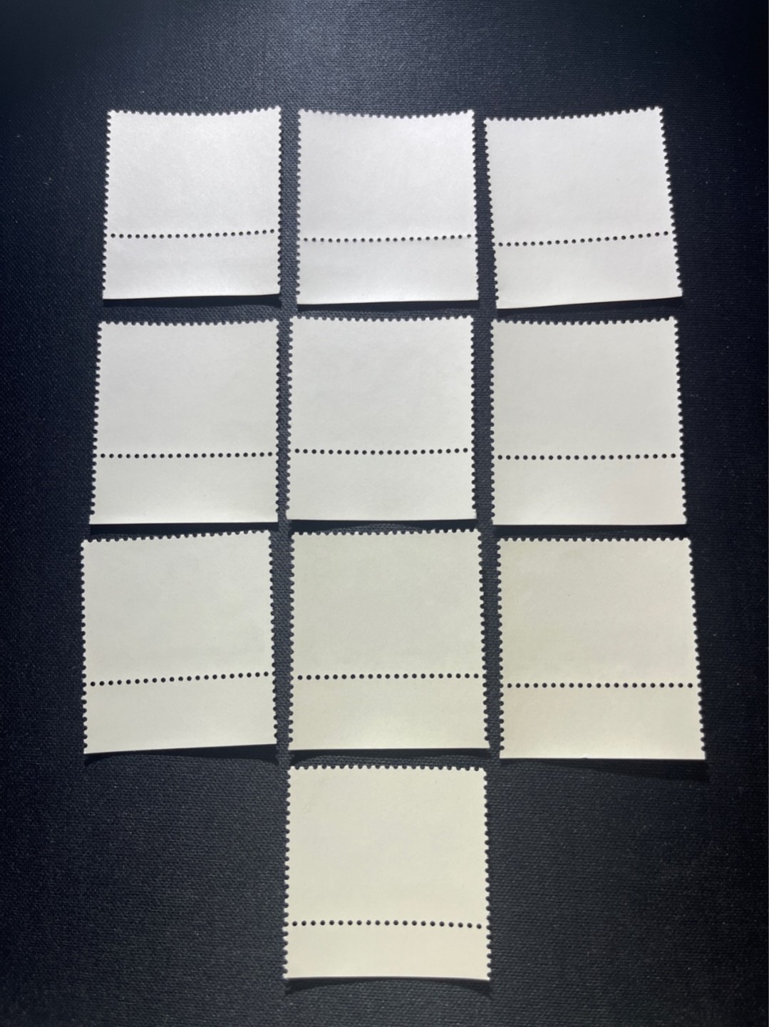 洪涛臻品 精选邮票限时拍卖第四十一期 特75妇女  1套新全  一组  部分带色标，版撕全品嘎嘎绝，不是某涌所谓的全品可以比的，拍照光线不理想，背面雪白，收藏或评级必须买版撕票，数量有限，随时售缺