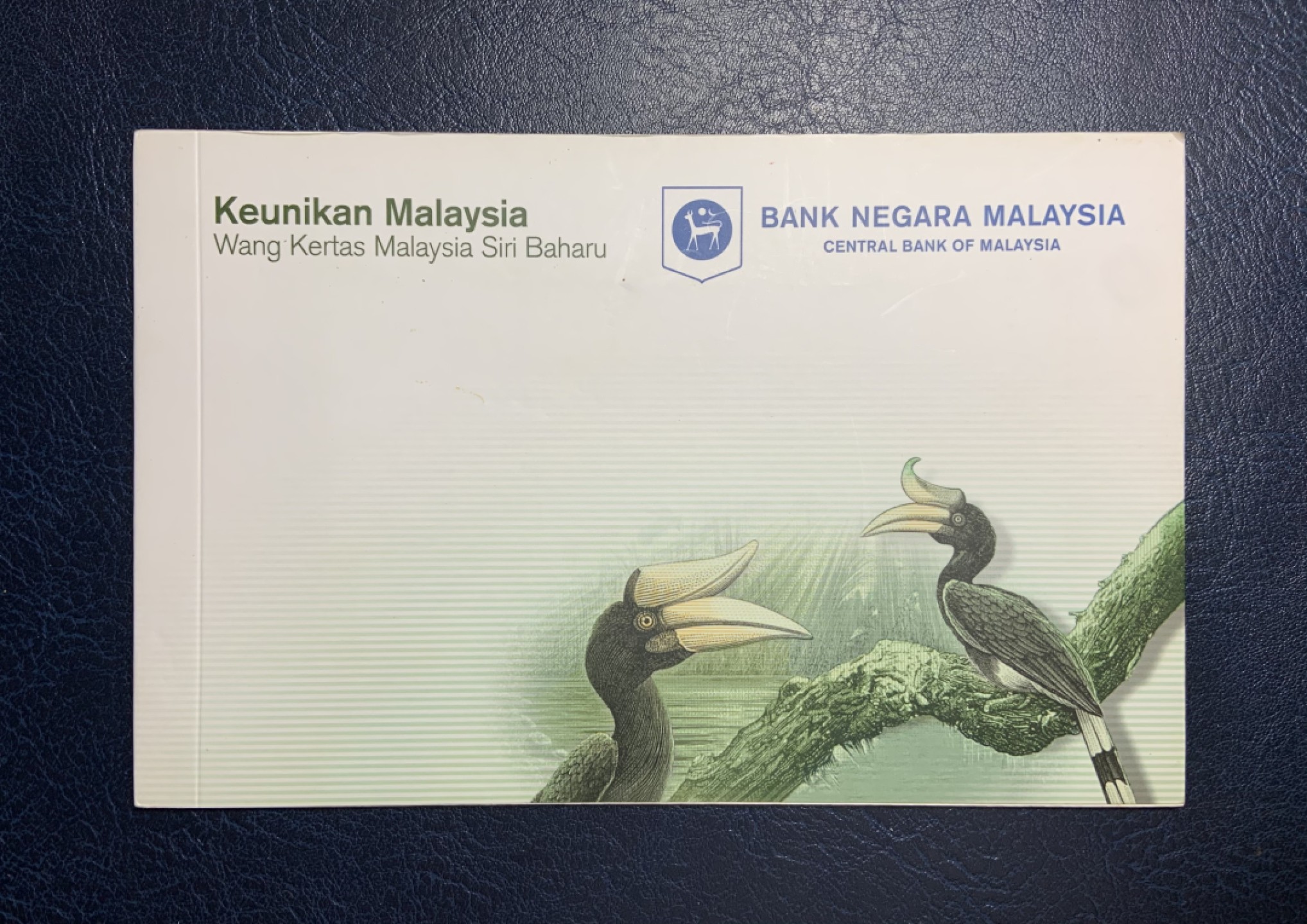 收藏联盟Quantum Auction 第195期拍卖(已更新) 马来西亚1&5吉令特首发冠同号纪念册 品相全新UNC 