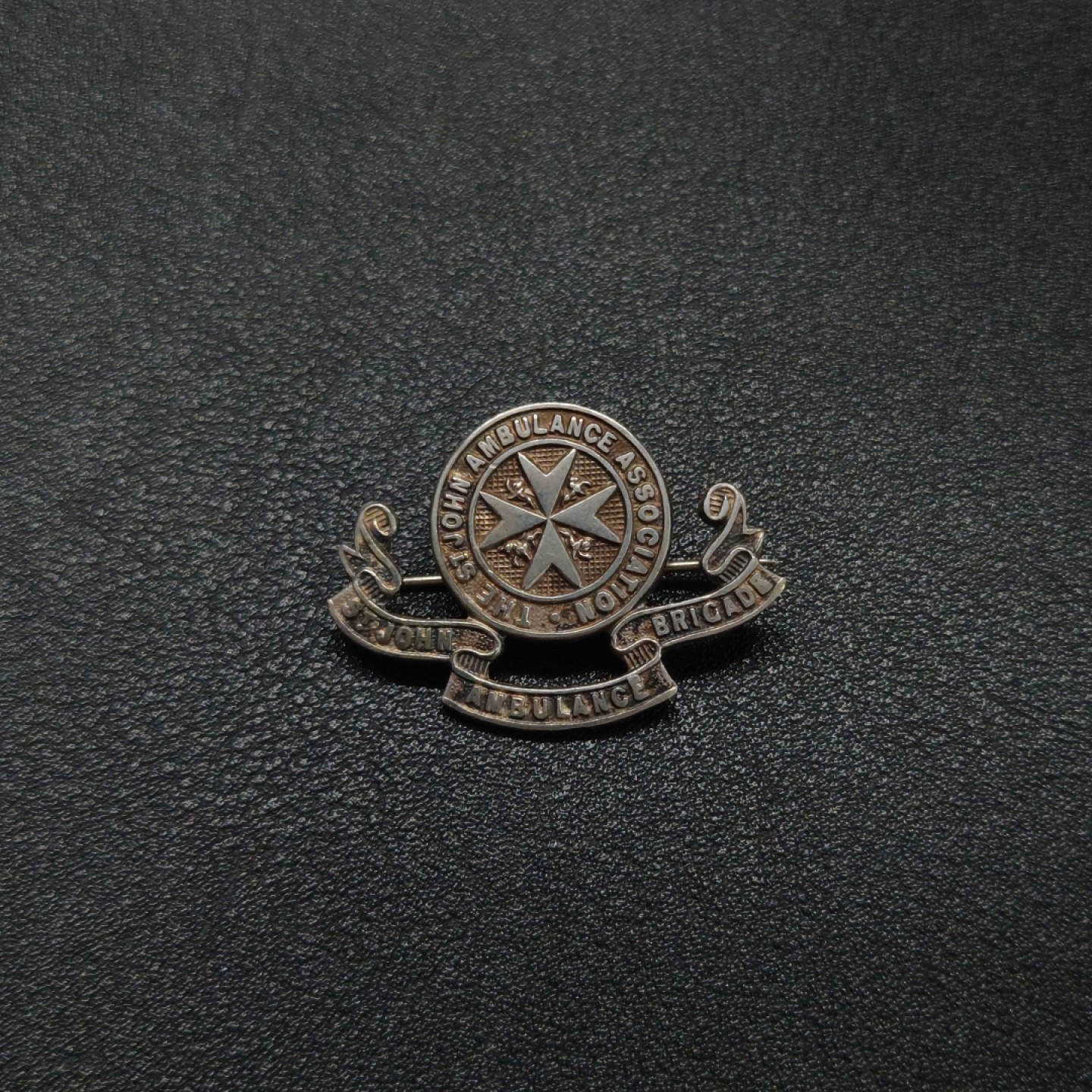 勋章奖章交易所10月1日群拍，举国同庆，全场包邮！ 英国圣约翰徽章一枚