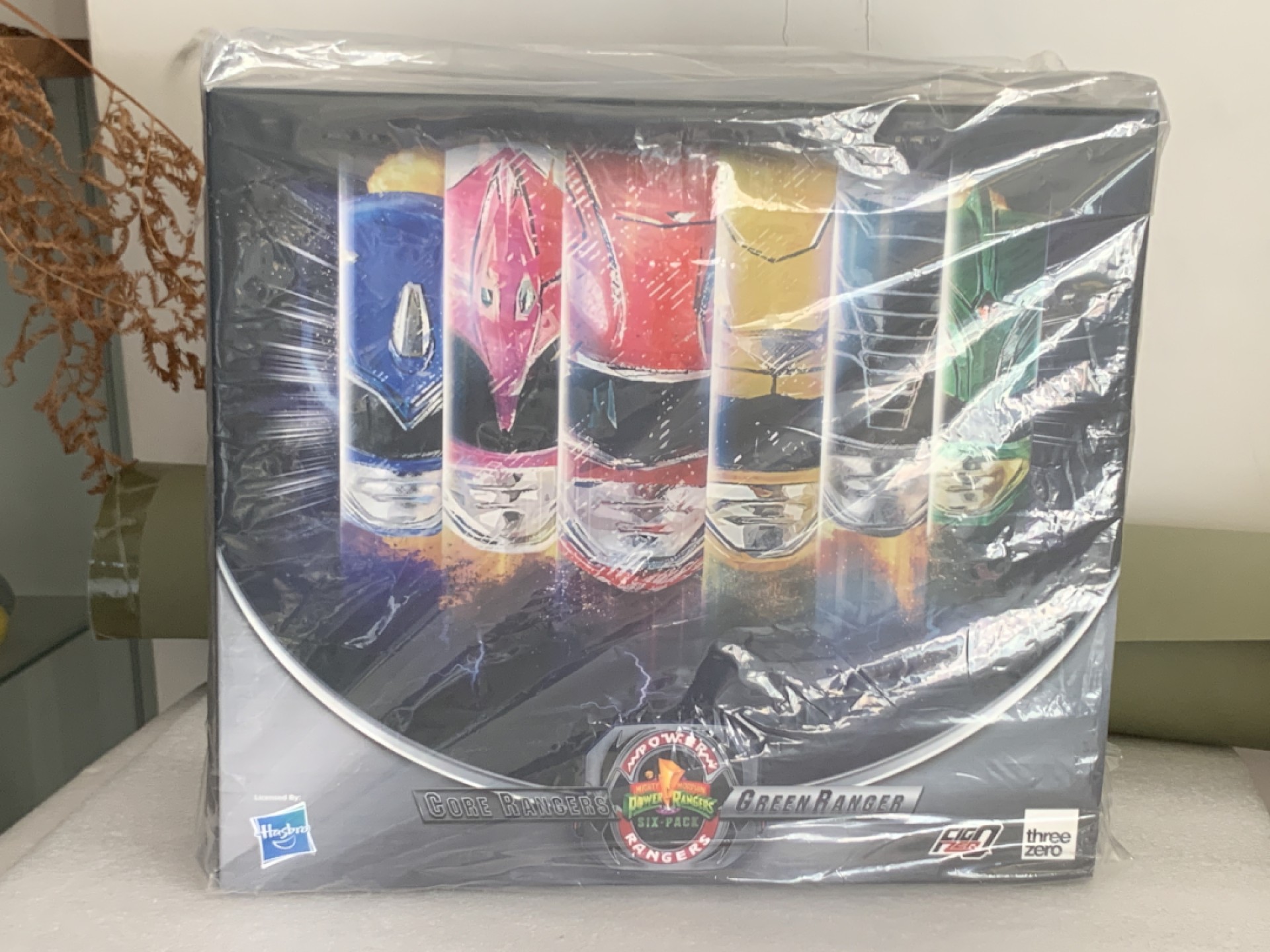 零元拍：Threezero X Hasbro 1/6 《恐龙战队：金刚战士》可动人偶共6款一大套，全新未拆。
