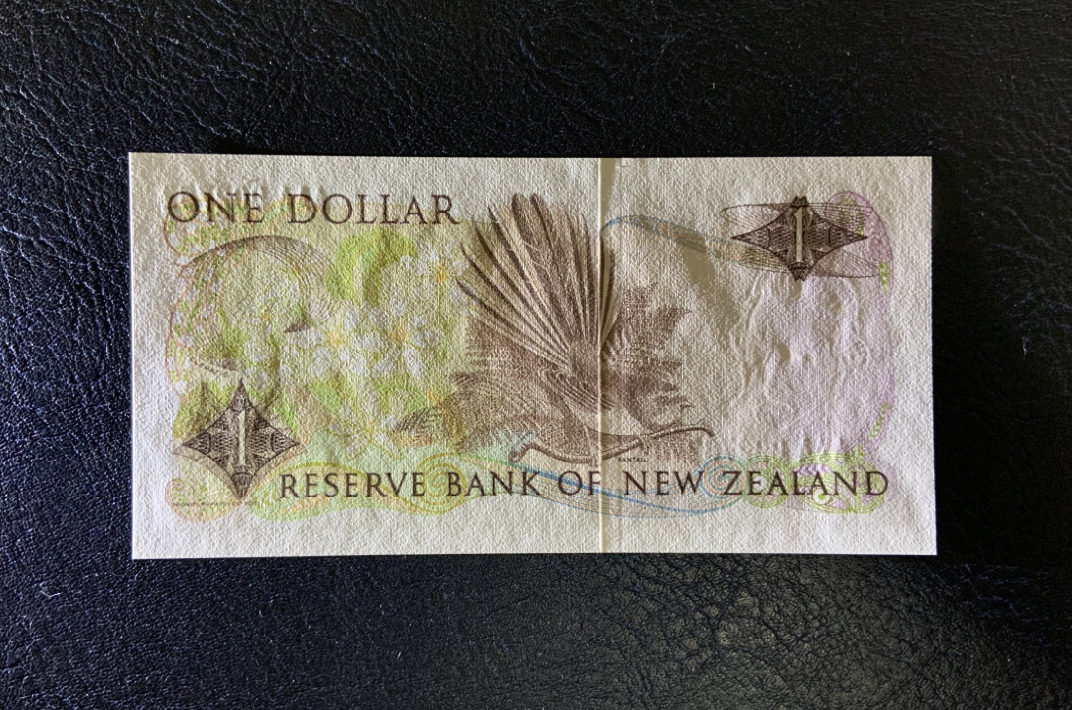 收藏联盟Quantum Auction 第195期拍卖(已更新) 新西兰1981-1985年1元 品相全新UNC 首发AAA冠千位号 不带4